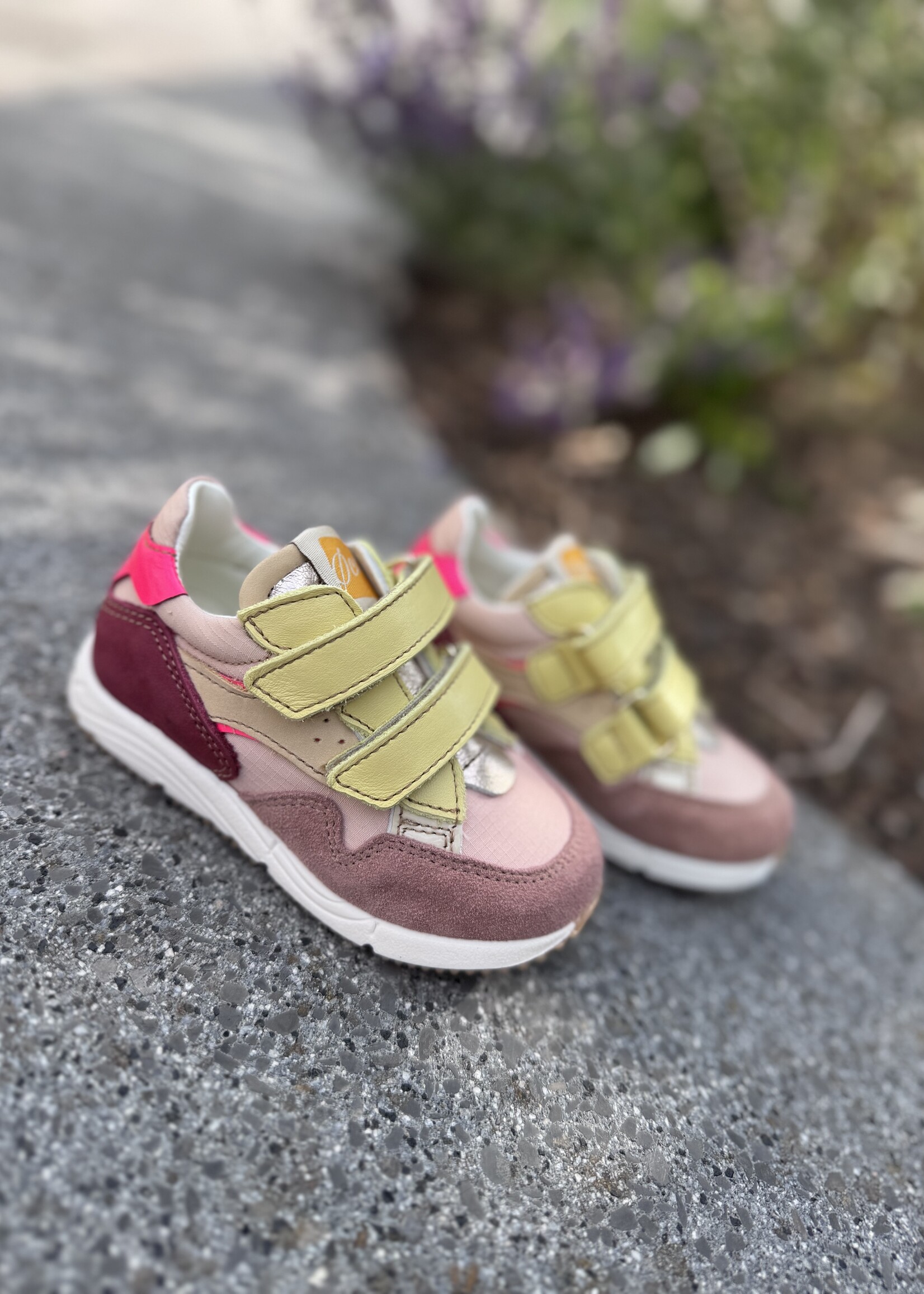 Ocra D368 sneaker velcro roze geel