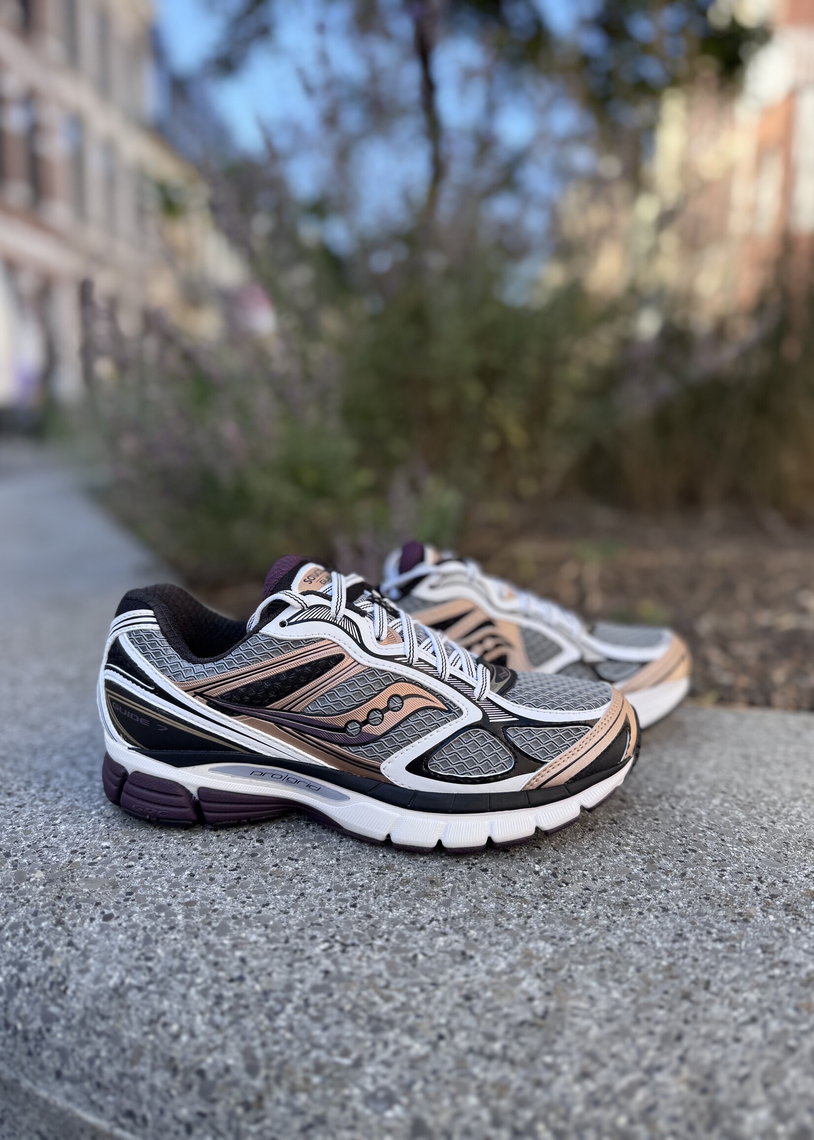 Saucony progrid guide 7 white/bronze