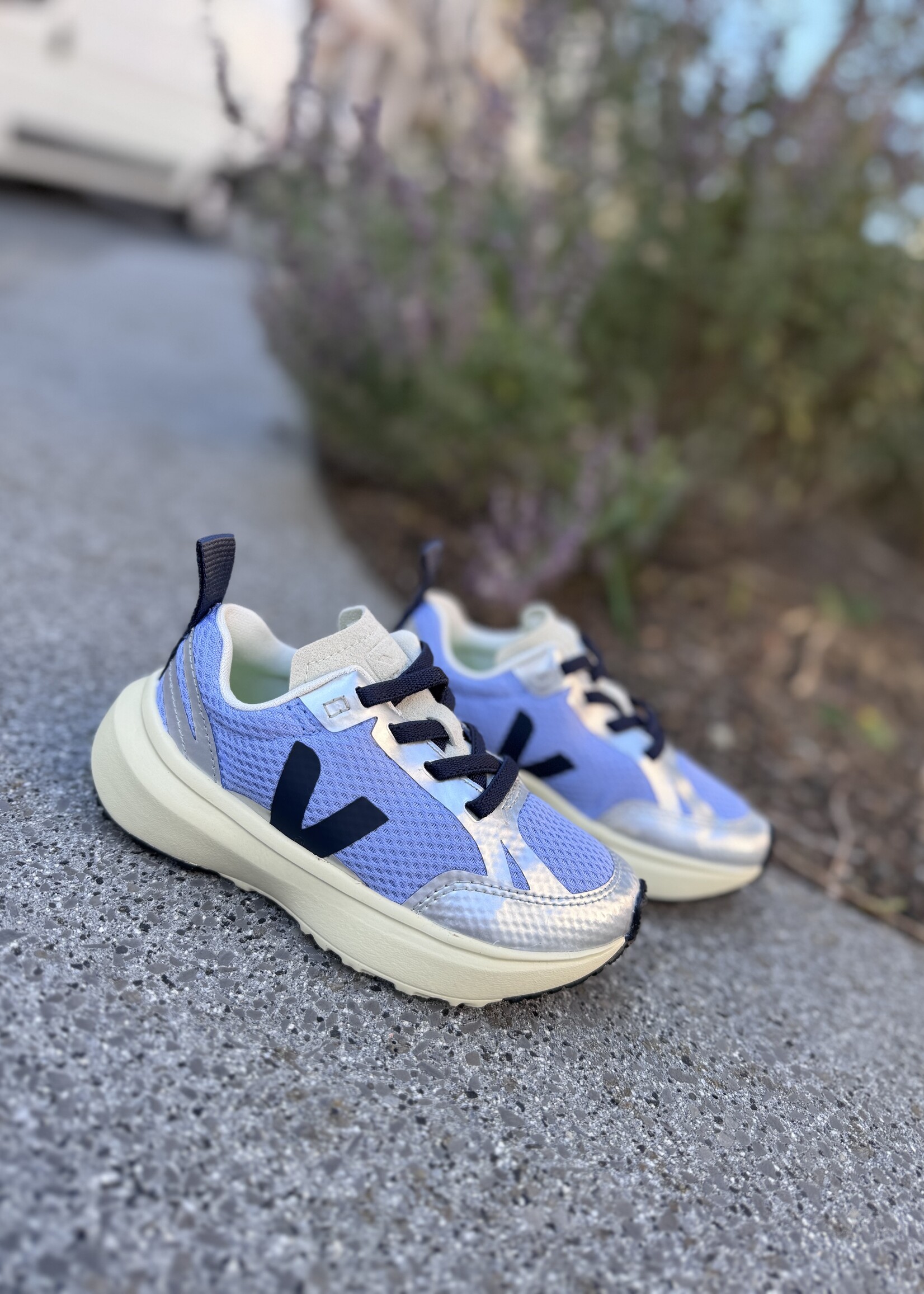 VEJA small canary light alveomesh olympe nautico silver