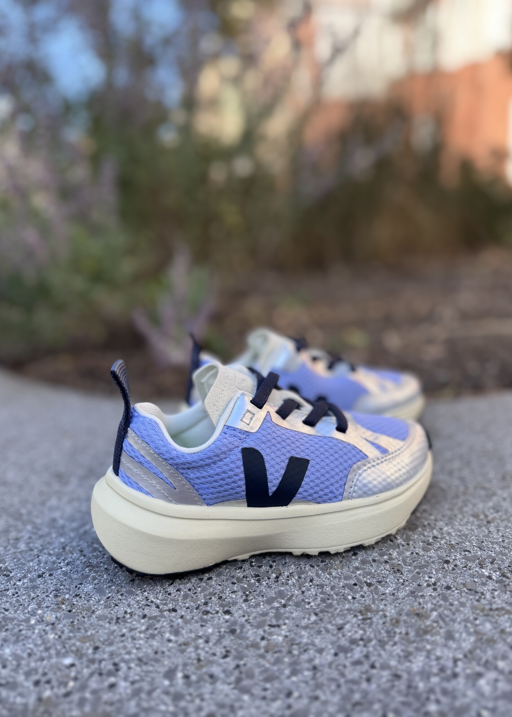 VEJA small canary light alveomesh olympe nautico silver
