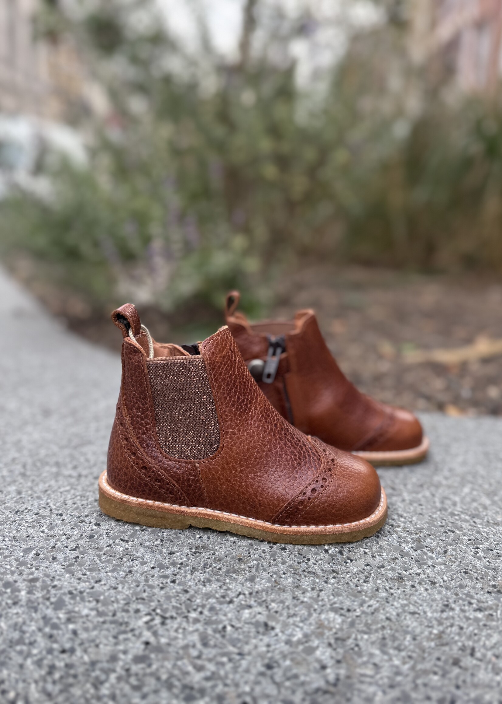 Angulus 6168-101 starter chelsea boot brogue cognac/cognac