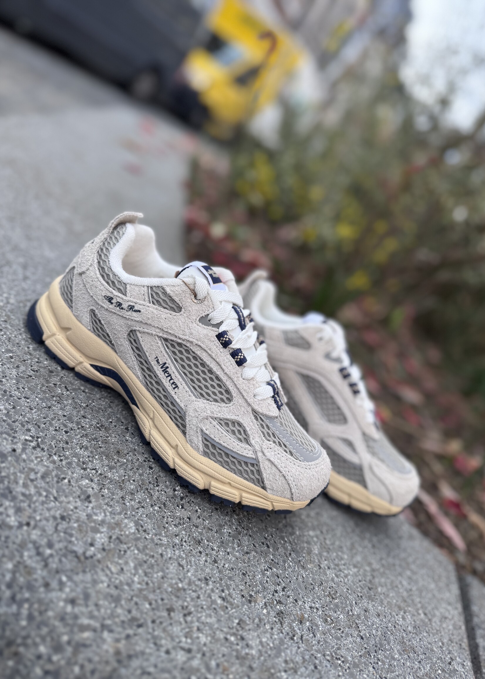 Mercer Re-Run Americana off white