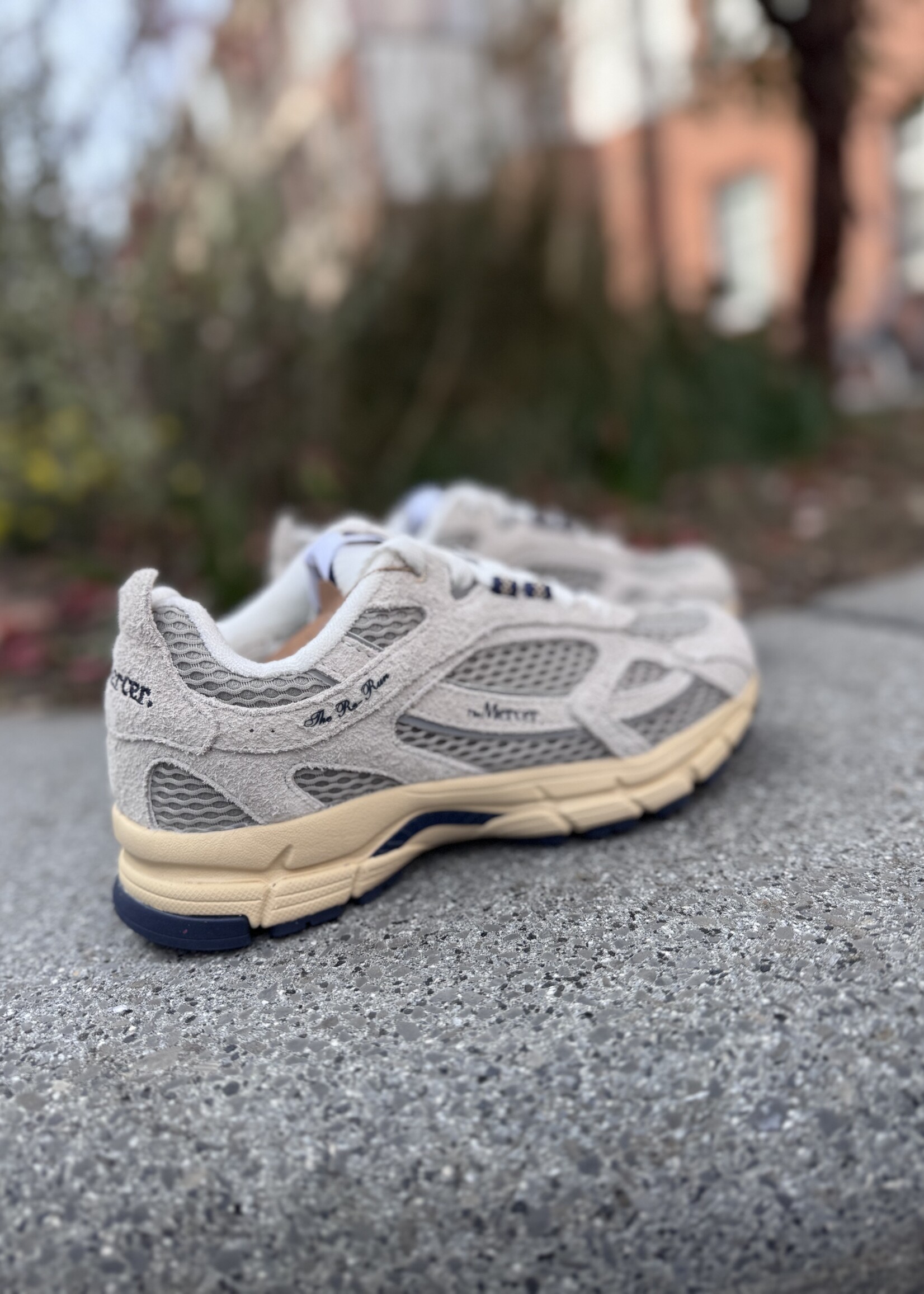 Mercer Re-Run Americana off white