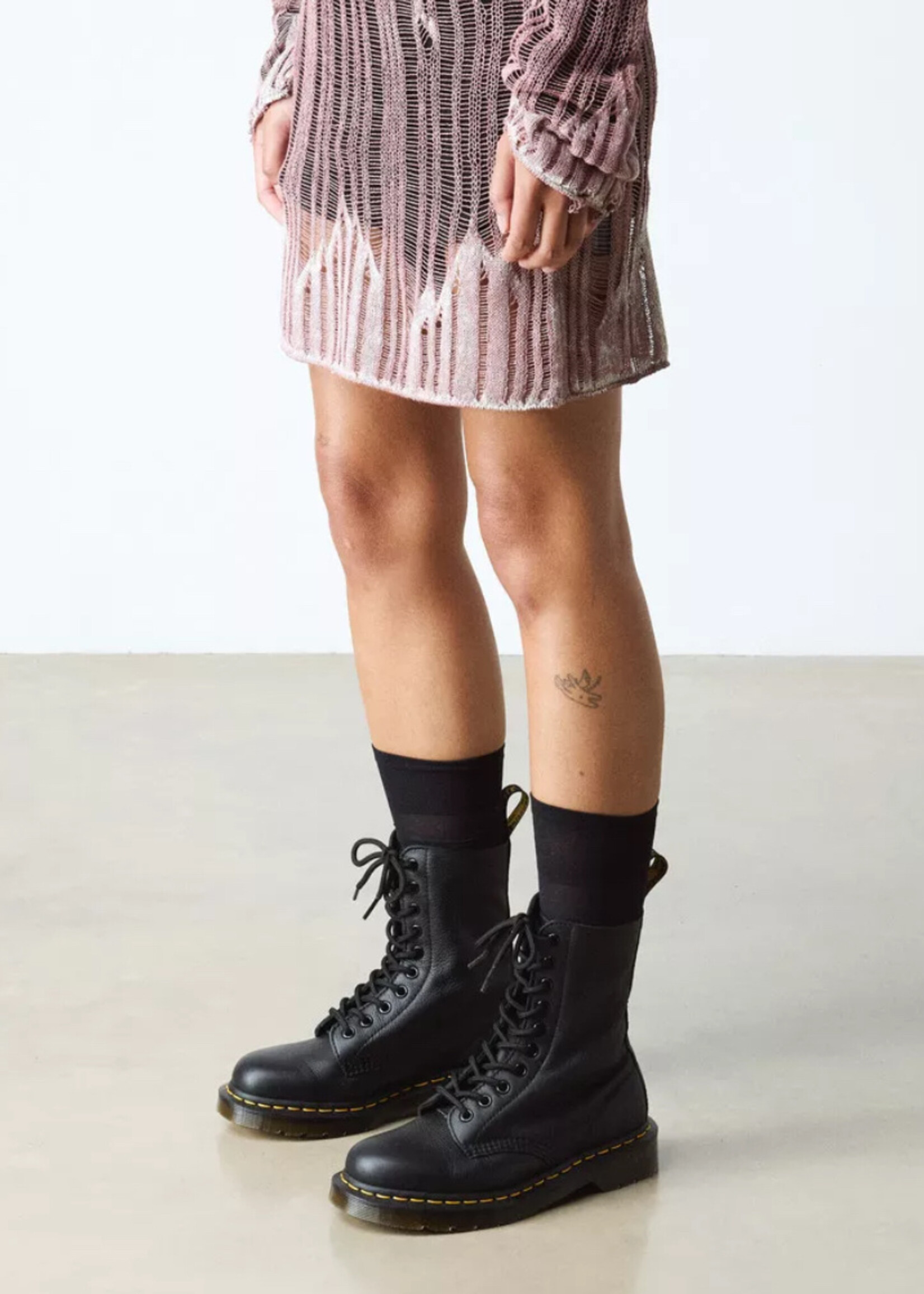 Dr Martens 1490 black viriginia