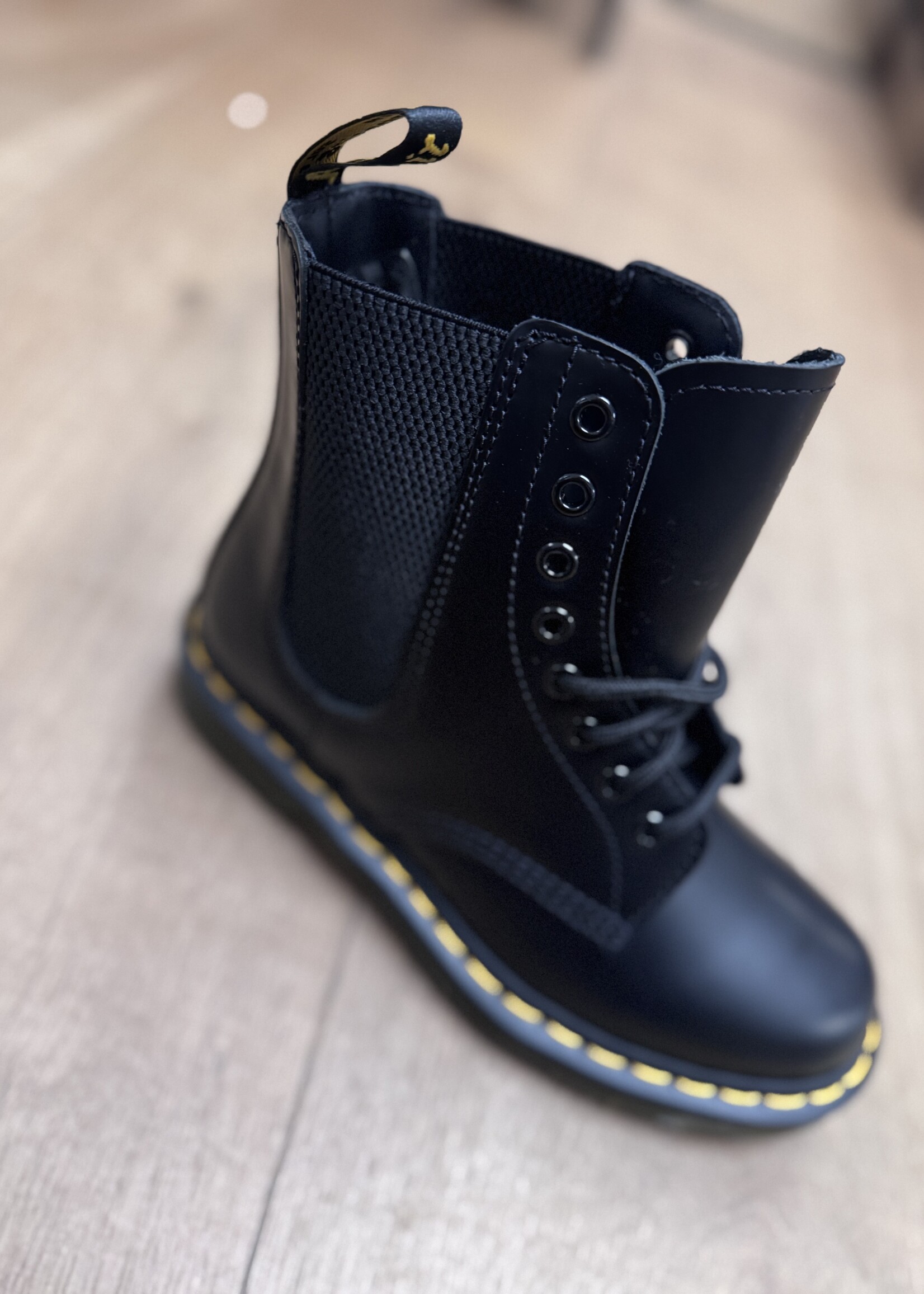 Dr Martens 1460 harper black smooth