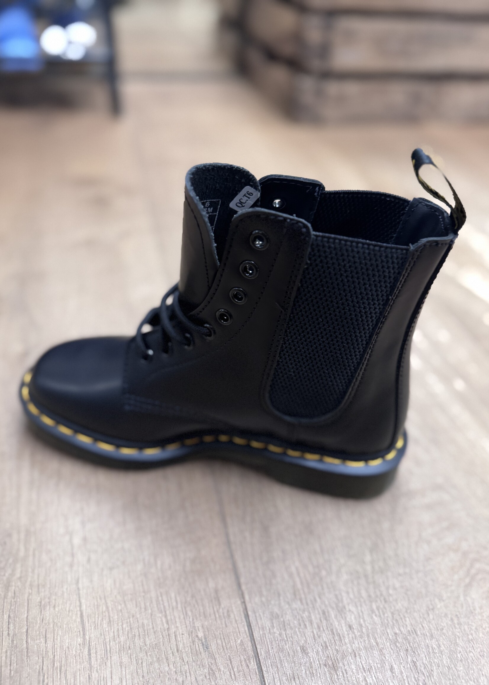 Dr Martens 1460 harper black smooth