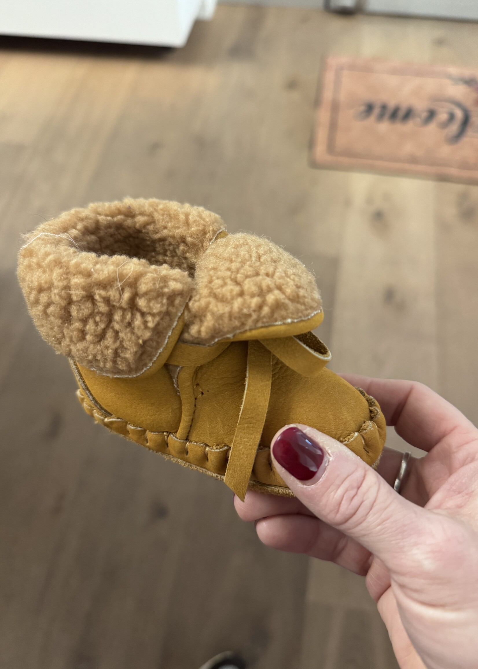 Donsje Jaya lining caramel nubuck