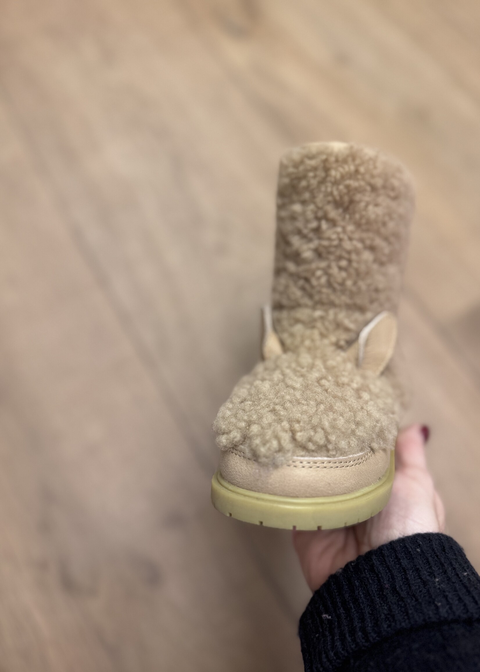 Donsje Irfi lining alpaca beige curly sheep