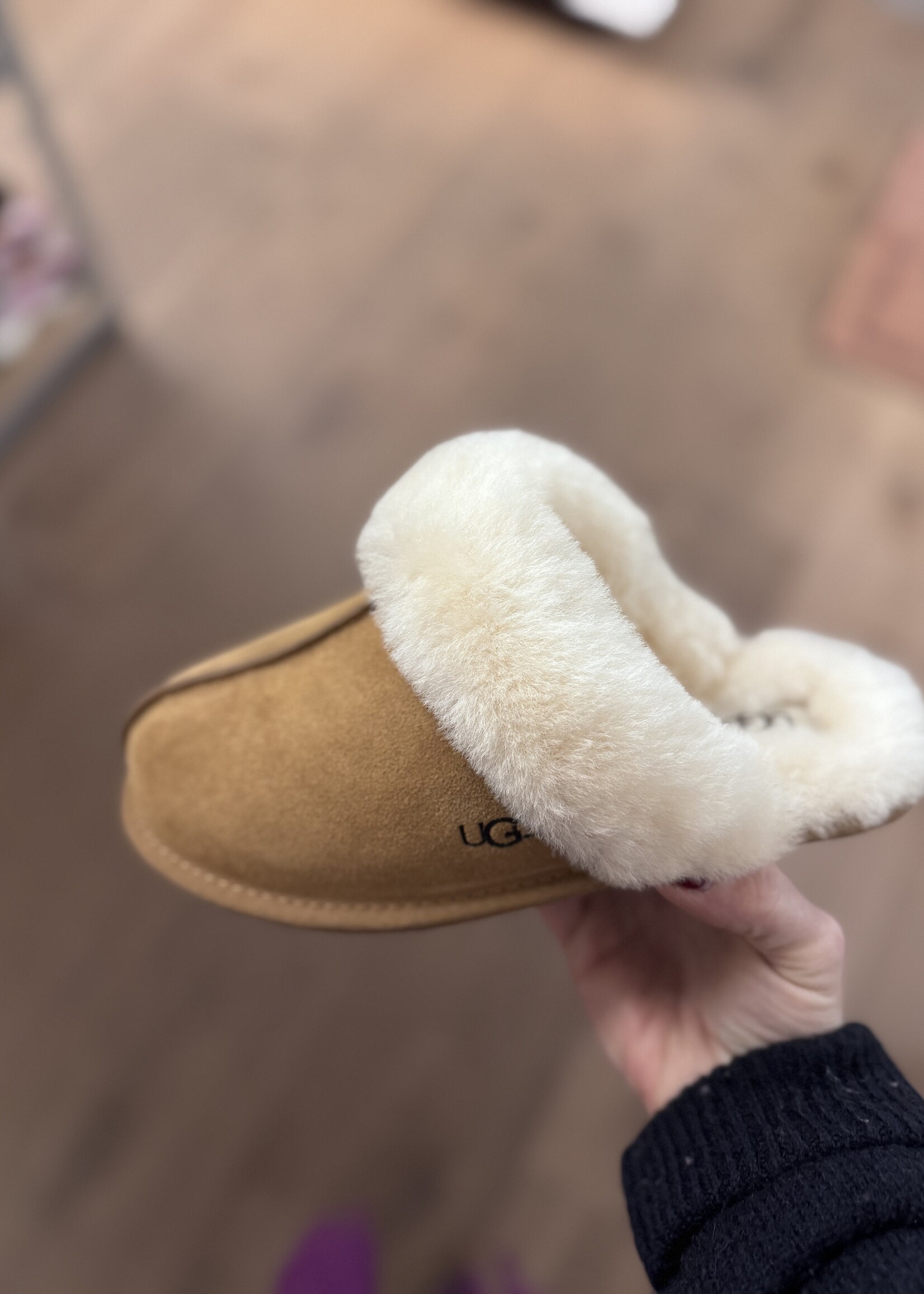 UGG UGG 1106872 scuffette II pantoffel chestnut