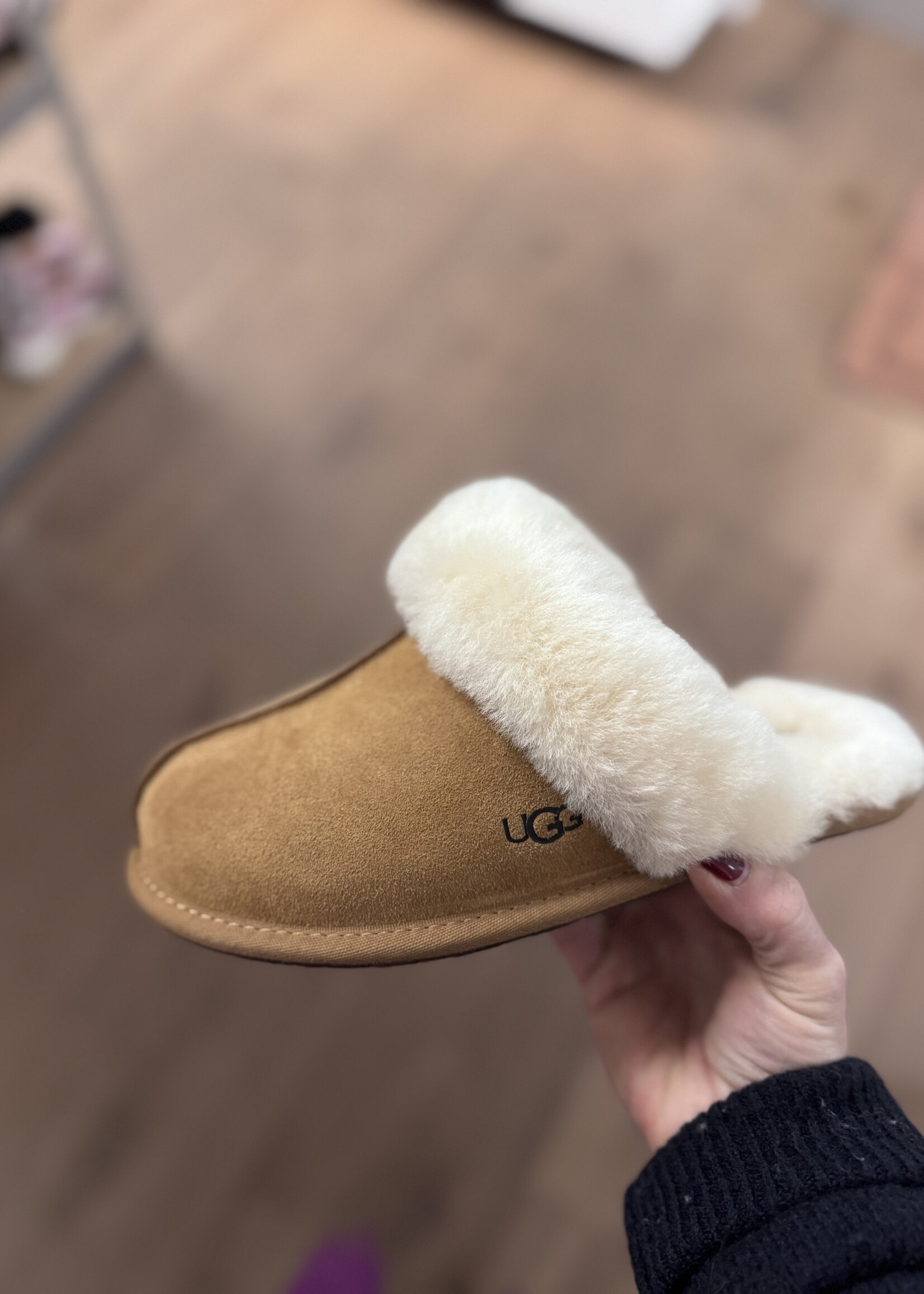 UGG UGG 1106872 scuffette II pantoffel chestnut