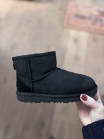 UGG UGG 1017715K Classic mini II