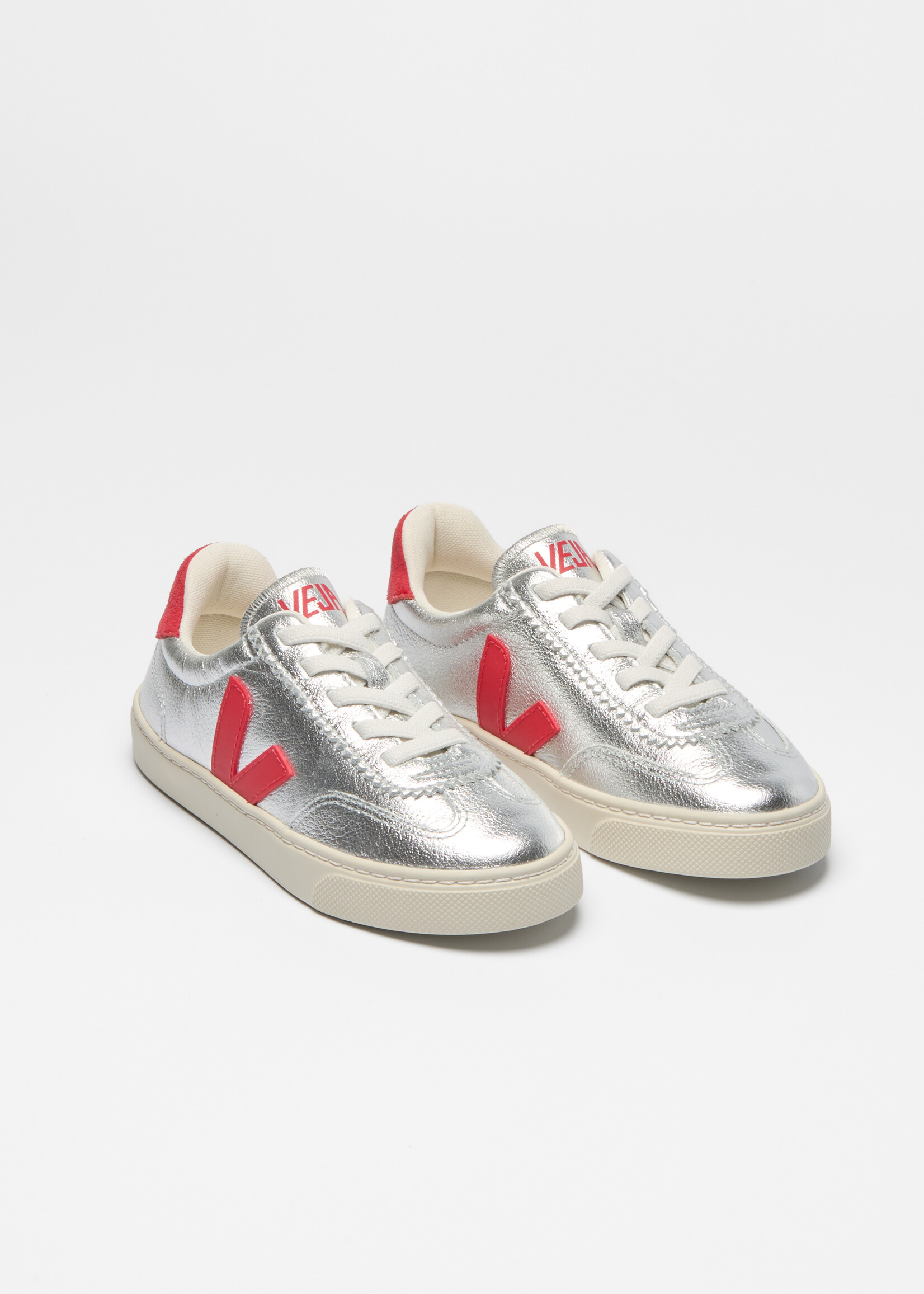 VEJA small volley silver pekin