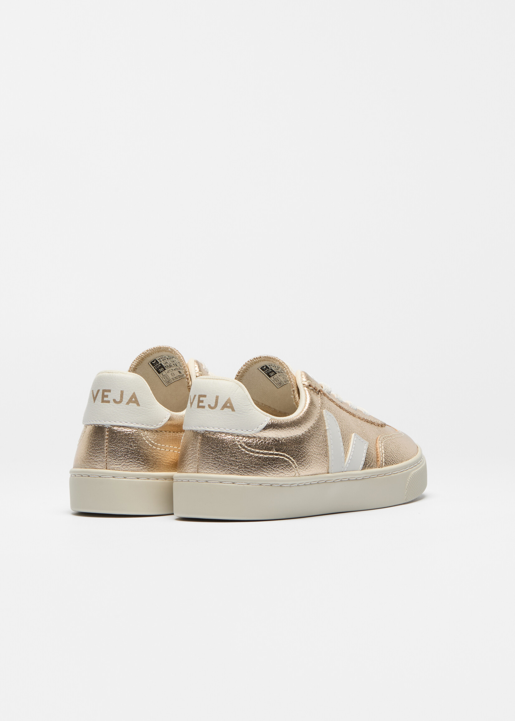 VEJA small volley platine white
