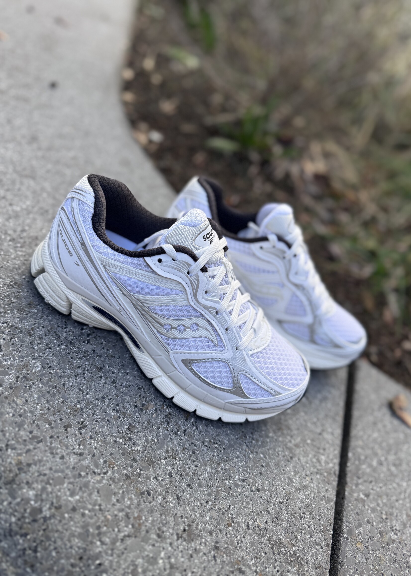 Saucony progrid guide 7 white/black