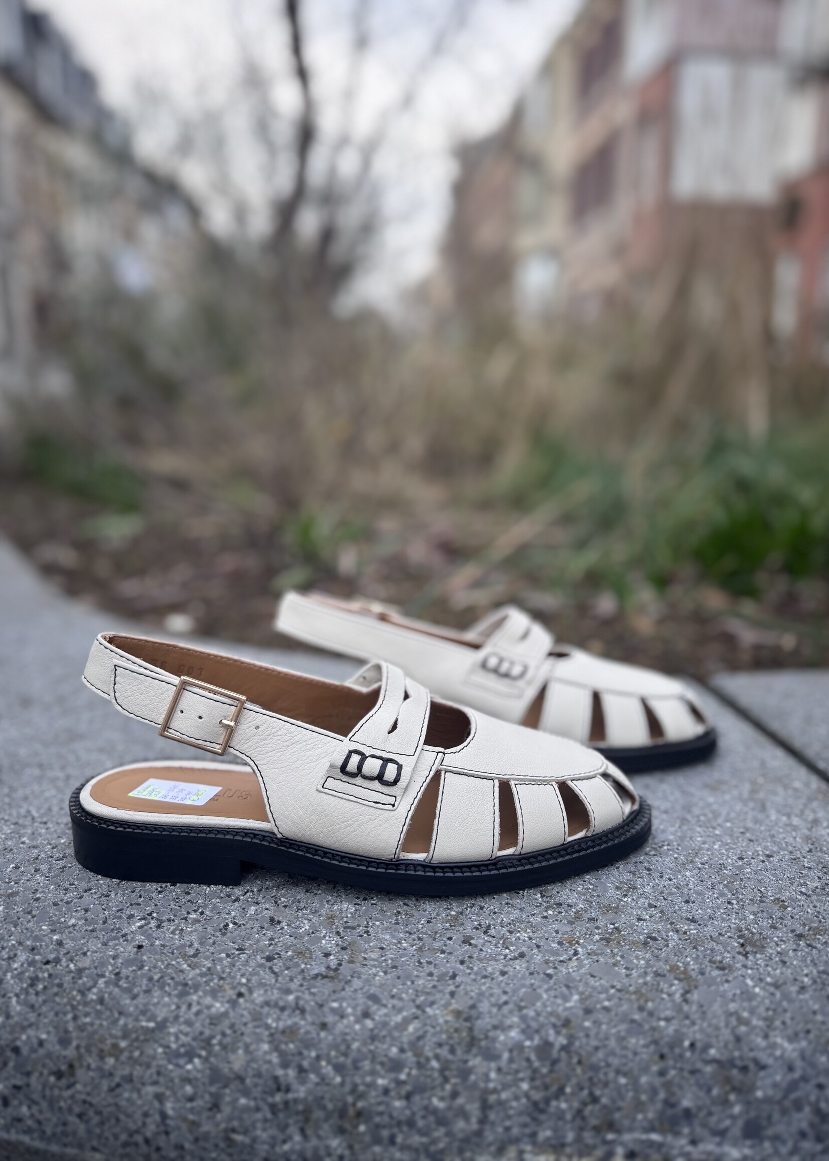 Angulus slingback loafer oatmilk normal fit