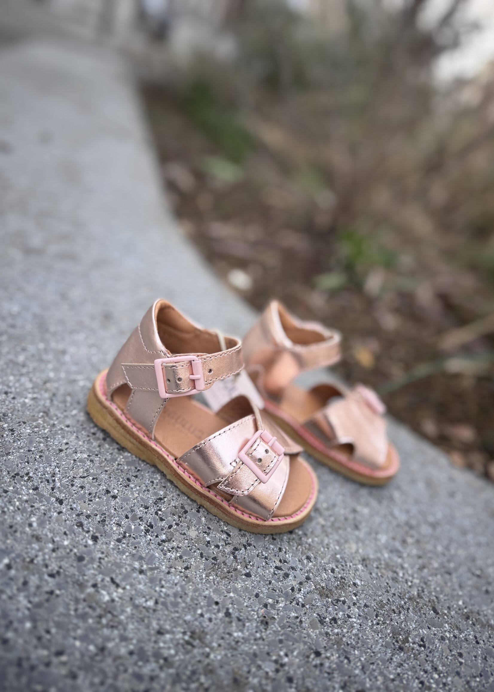 Angulus open toe sandal with contrast buckles rose gold