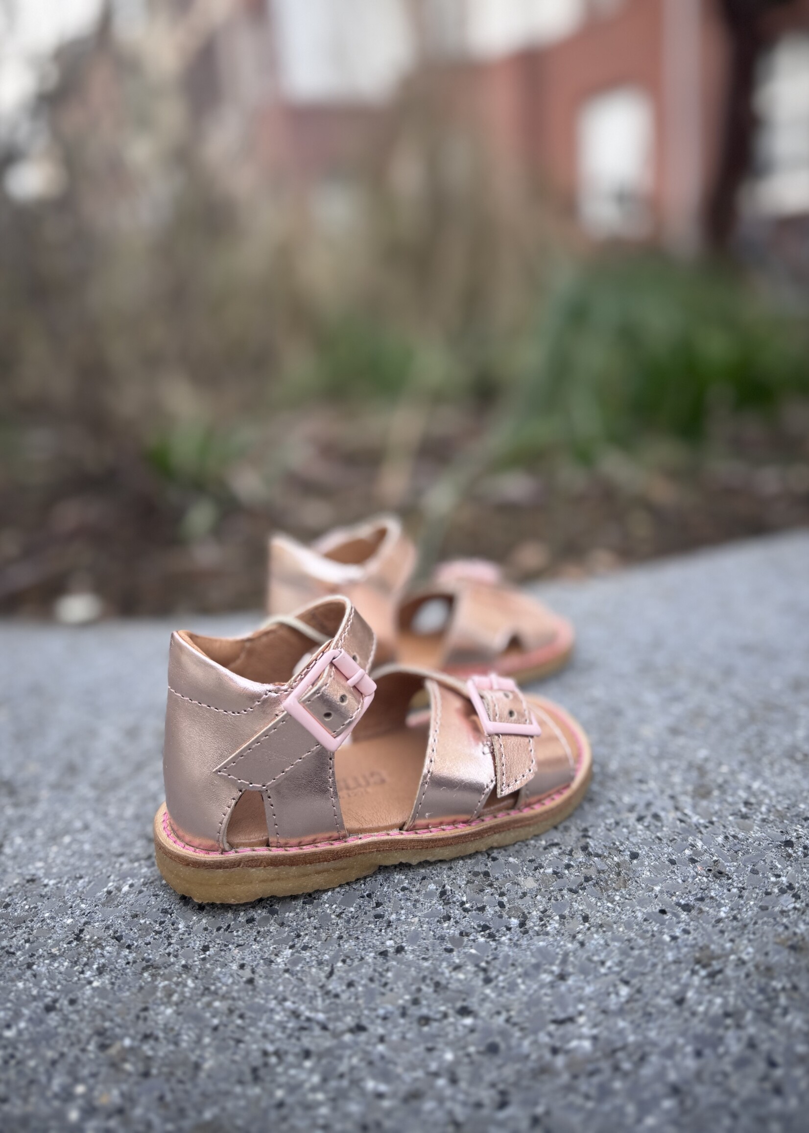 Angulus open toe sandal with contrast buckles rose gold