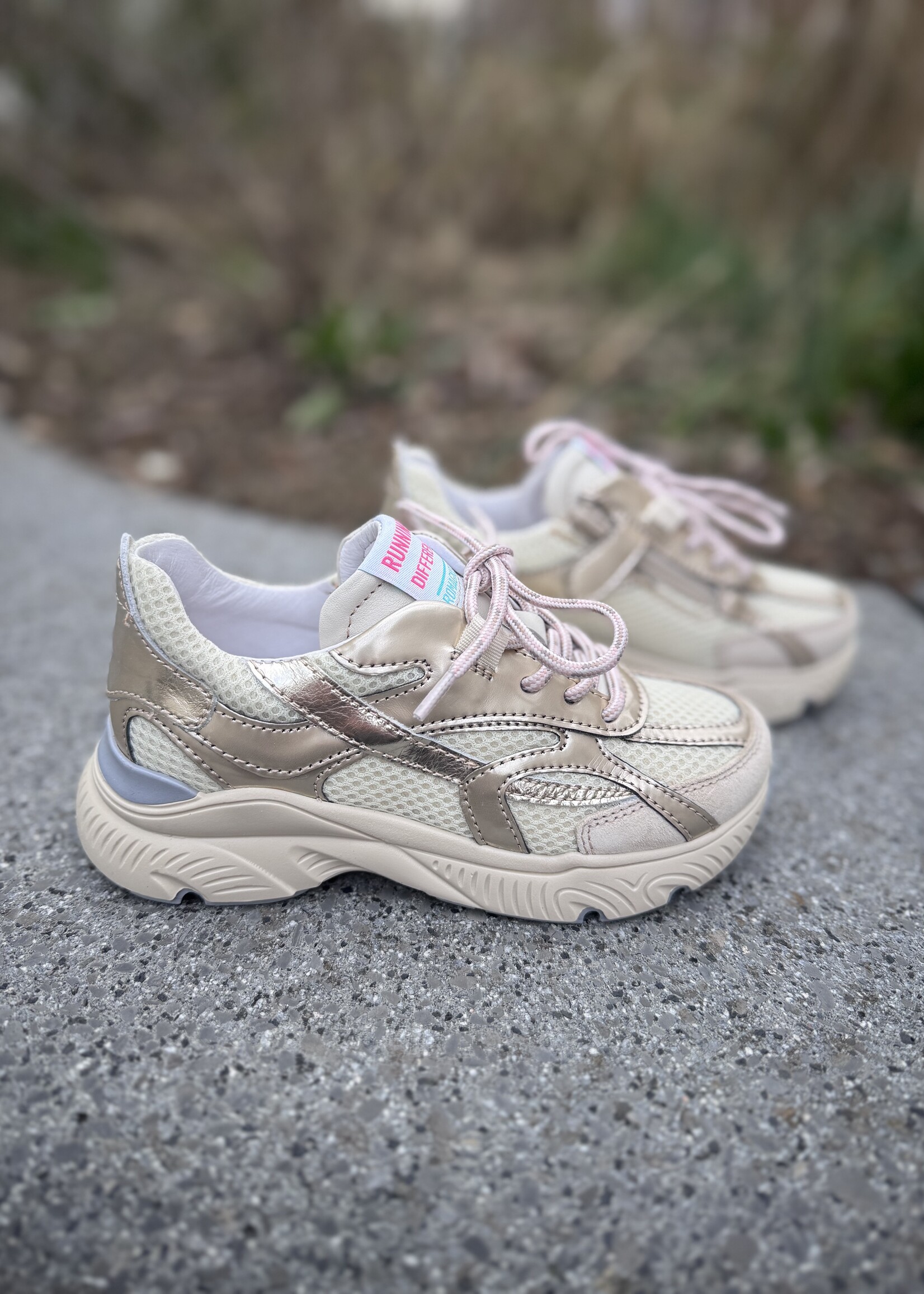 Romagnoli 8936R028 sneaker crema/ecru zilver