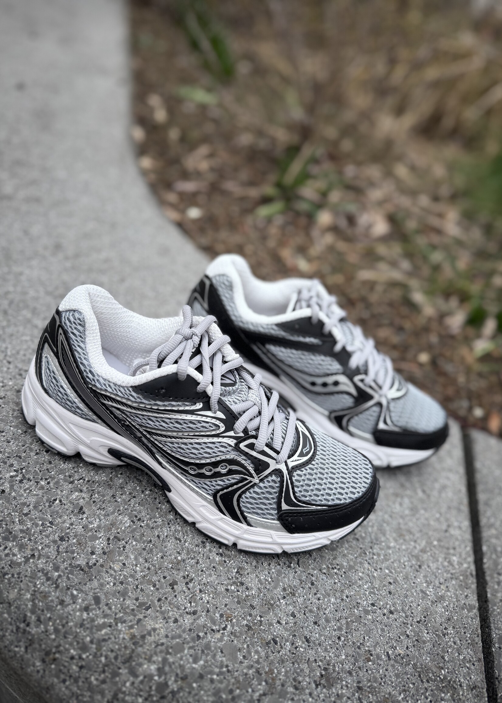 Saucony ride millennium grey black