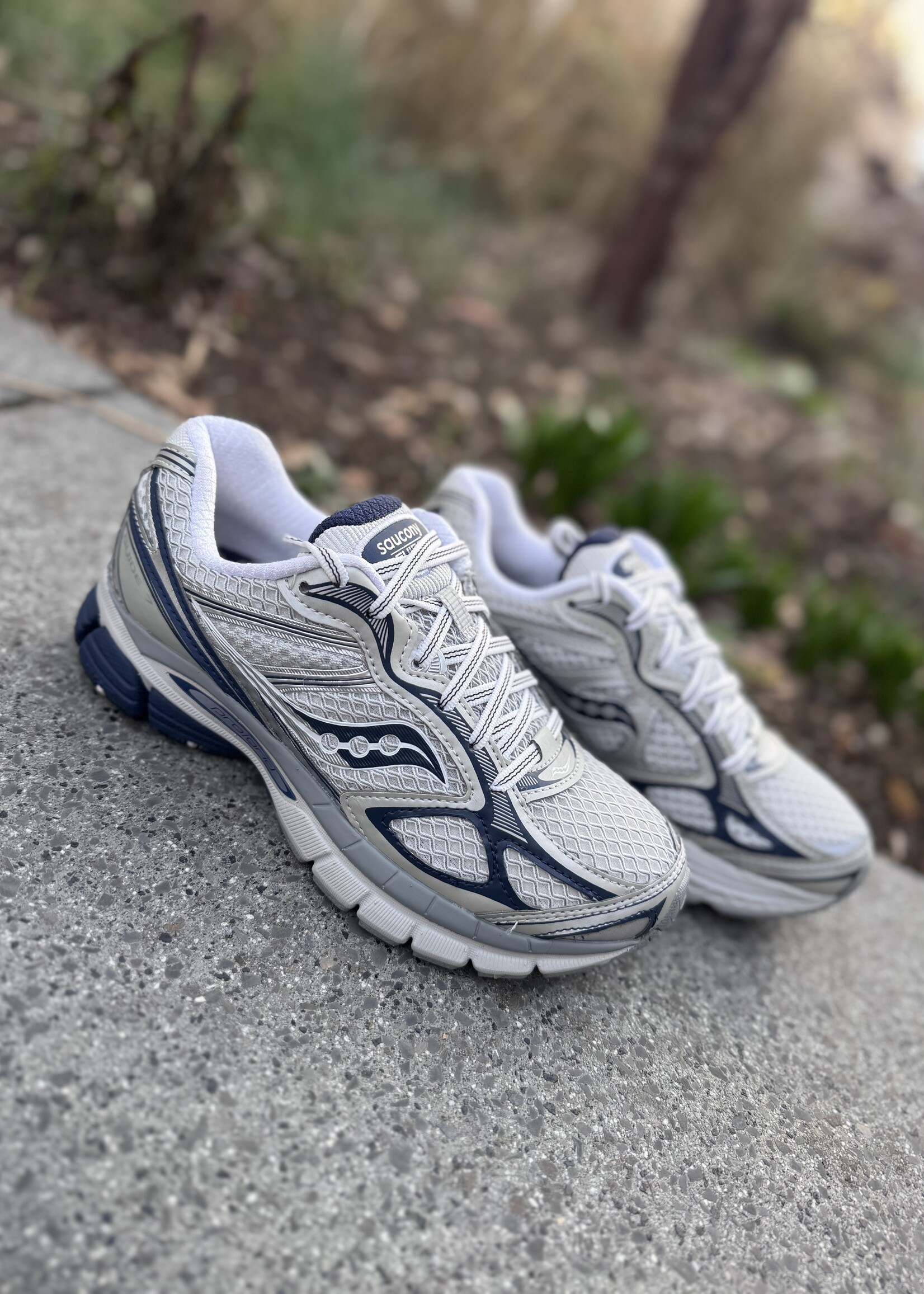 Saucony progrid guide 7 oyster/navy