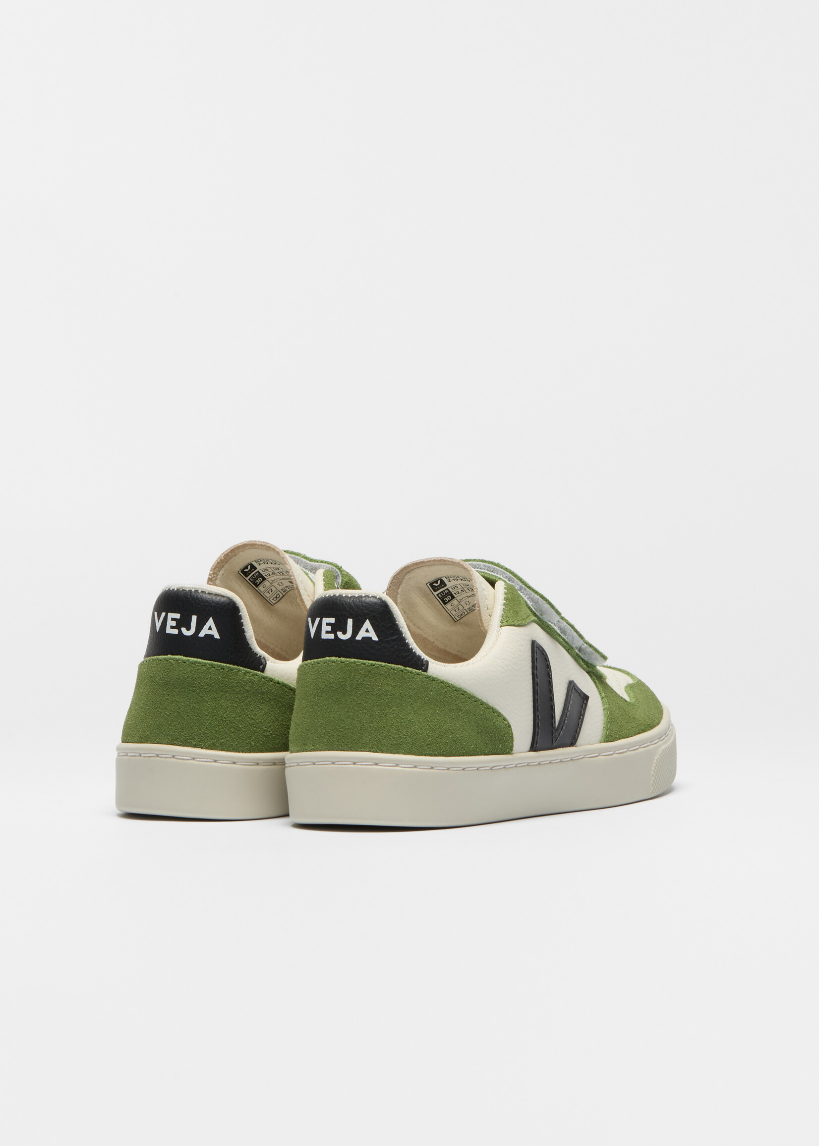 VEJA V-10 Pure black kiwi