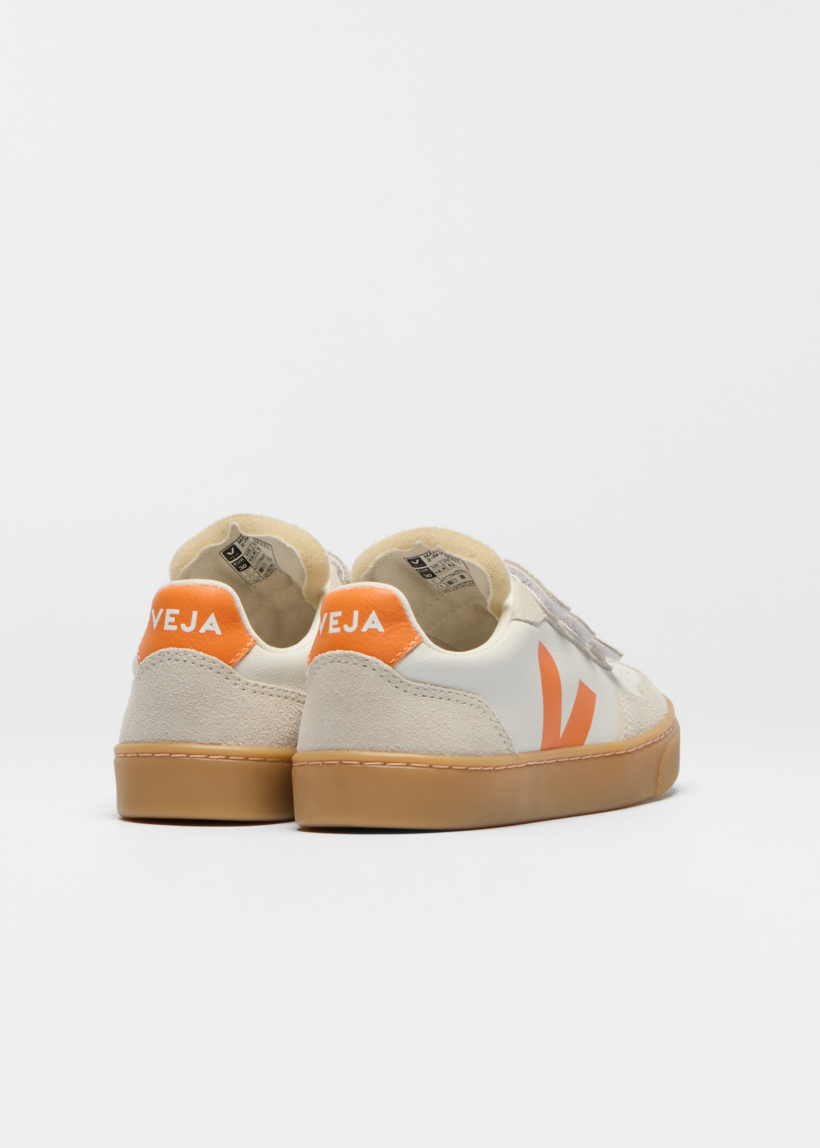 VEJA small V-90 white fury natural