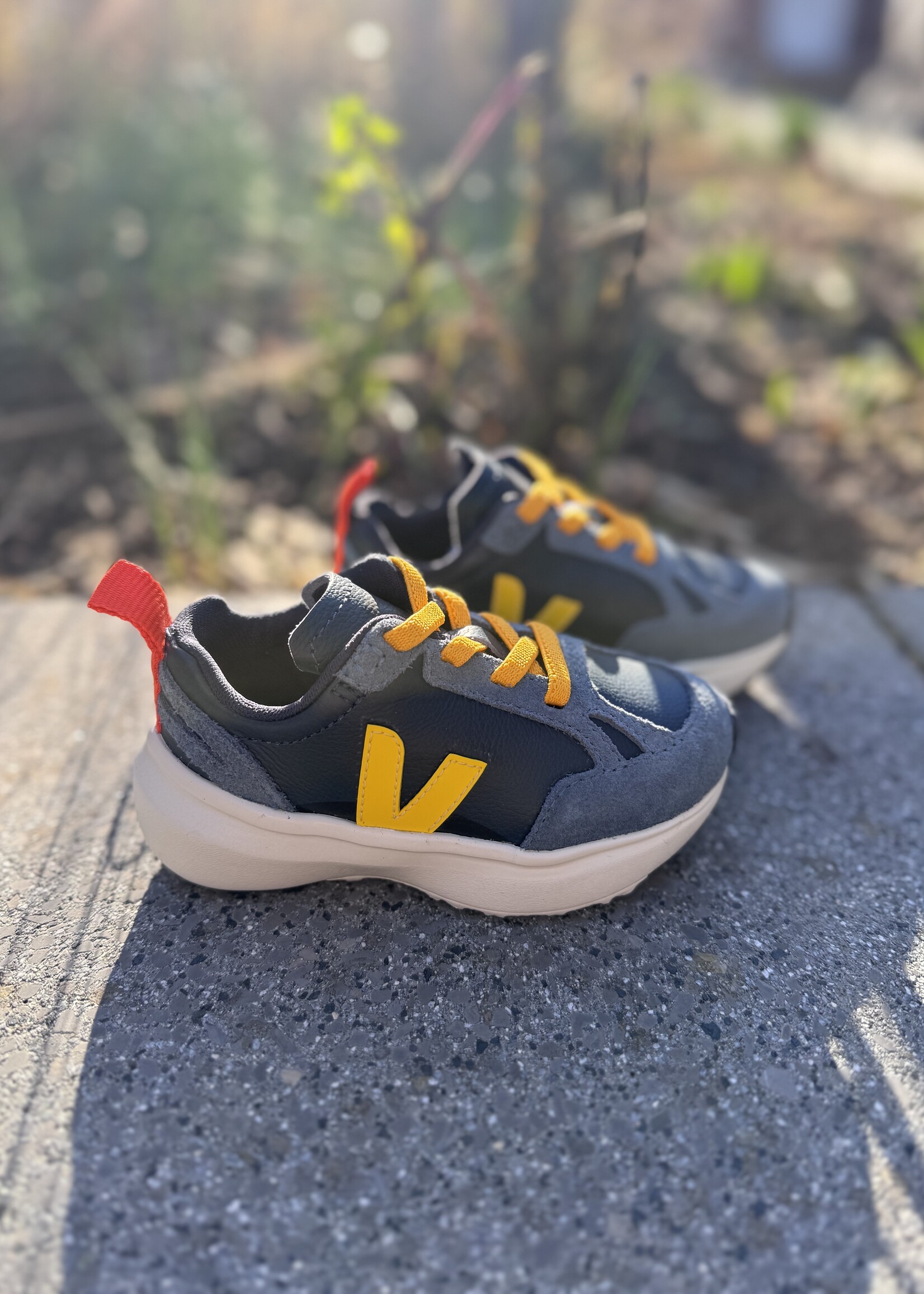 VEJA small canary light OT nautic tonic california