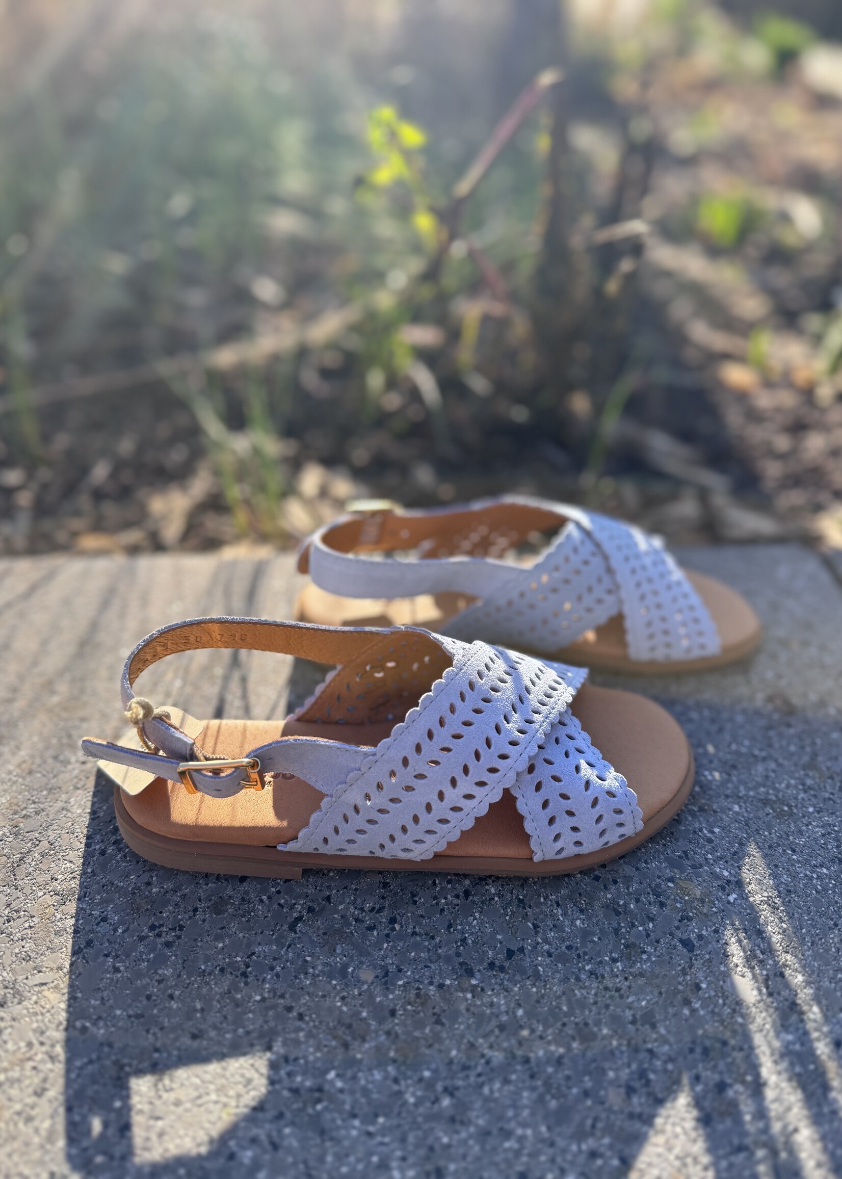 Angulus 4481-102 cross sandal perforations sky blue