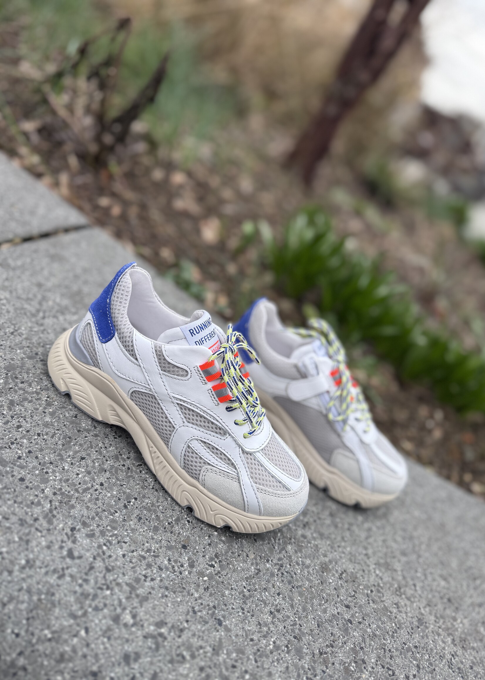 Romagnoli 8936R129 sneaker crema blauw