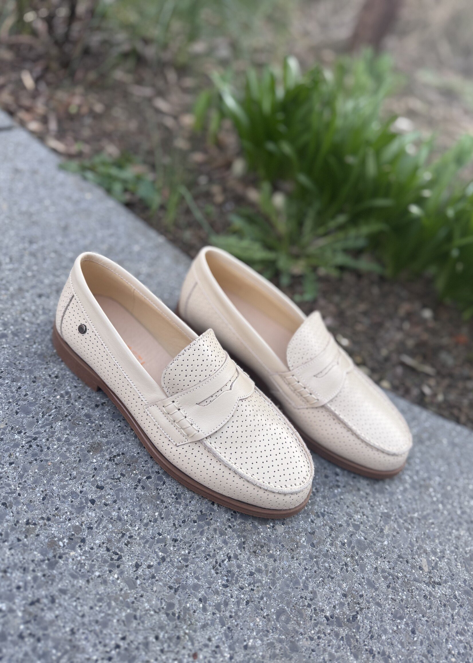 Confetti 6422-8 mocassin beige perf