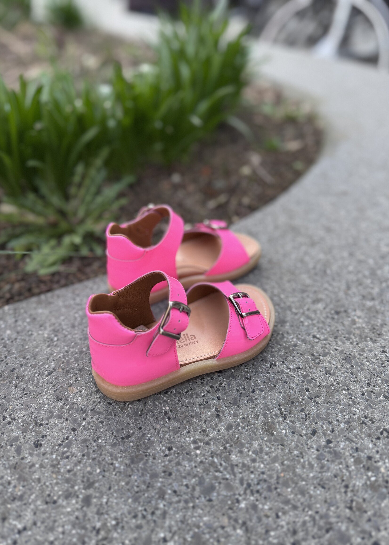 Rondinella 4744 sandaal rosa fluo