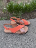 Rondinella 0999 sandaal laminato oranje