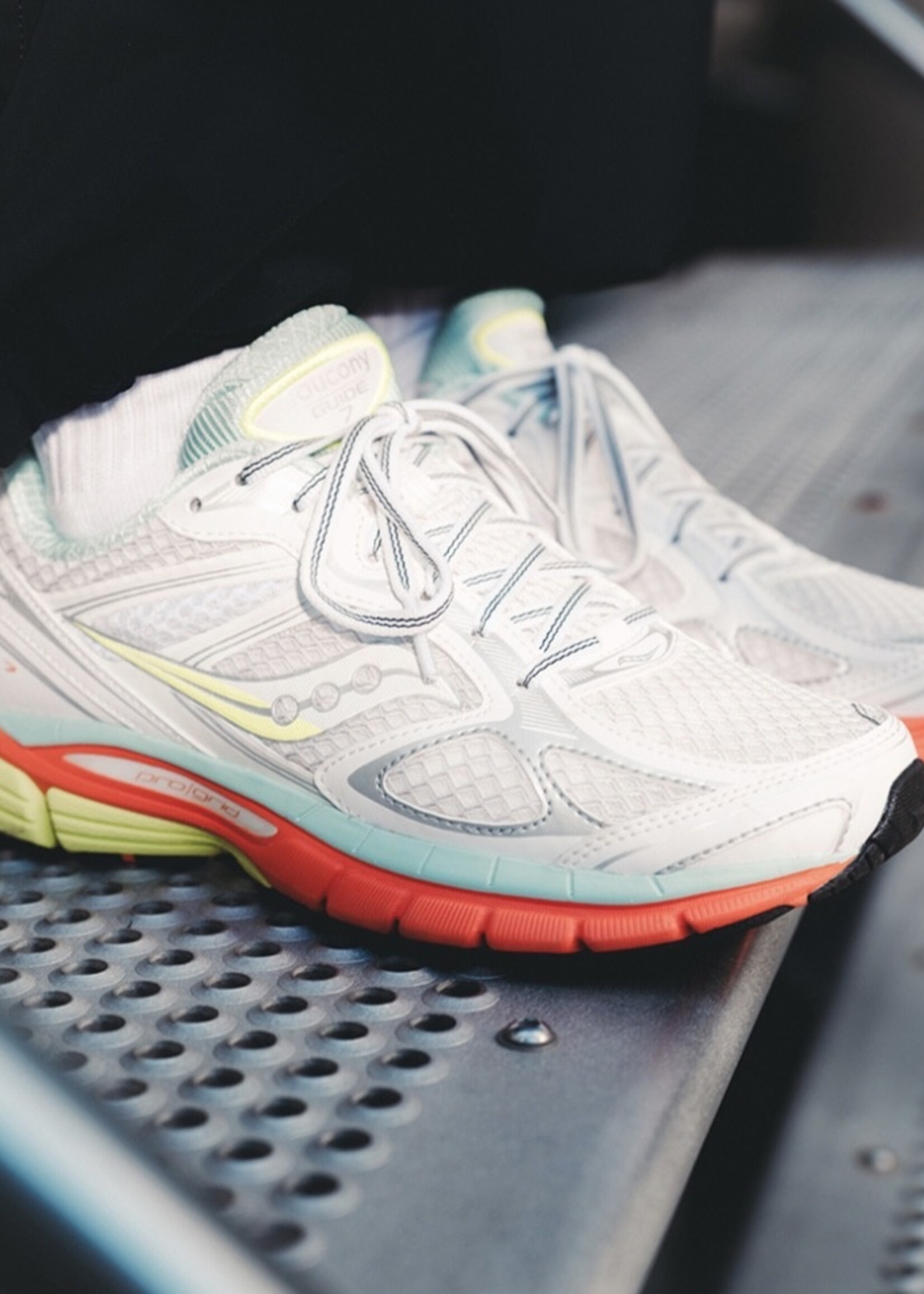 Saucony progrid guide 7 white/multi