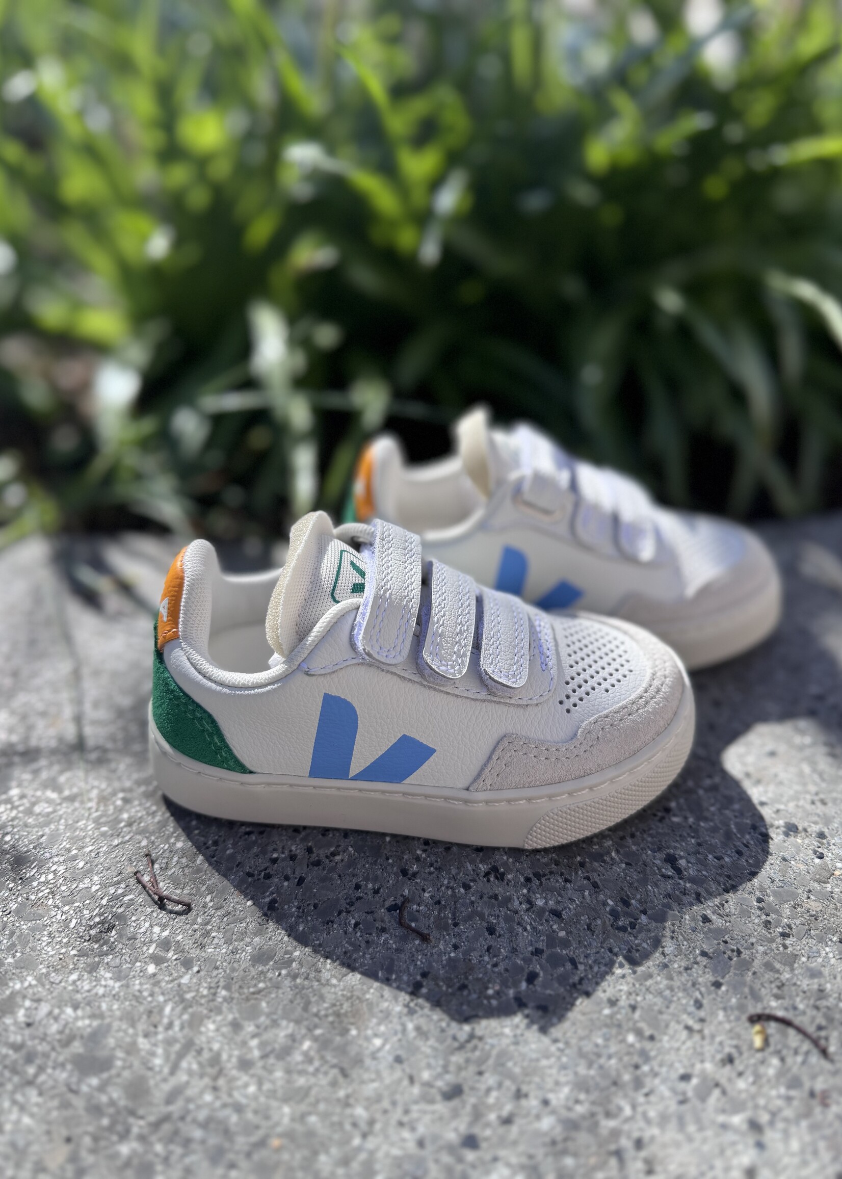 VEJA small V-90 white aqua emeraude