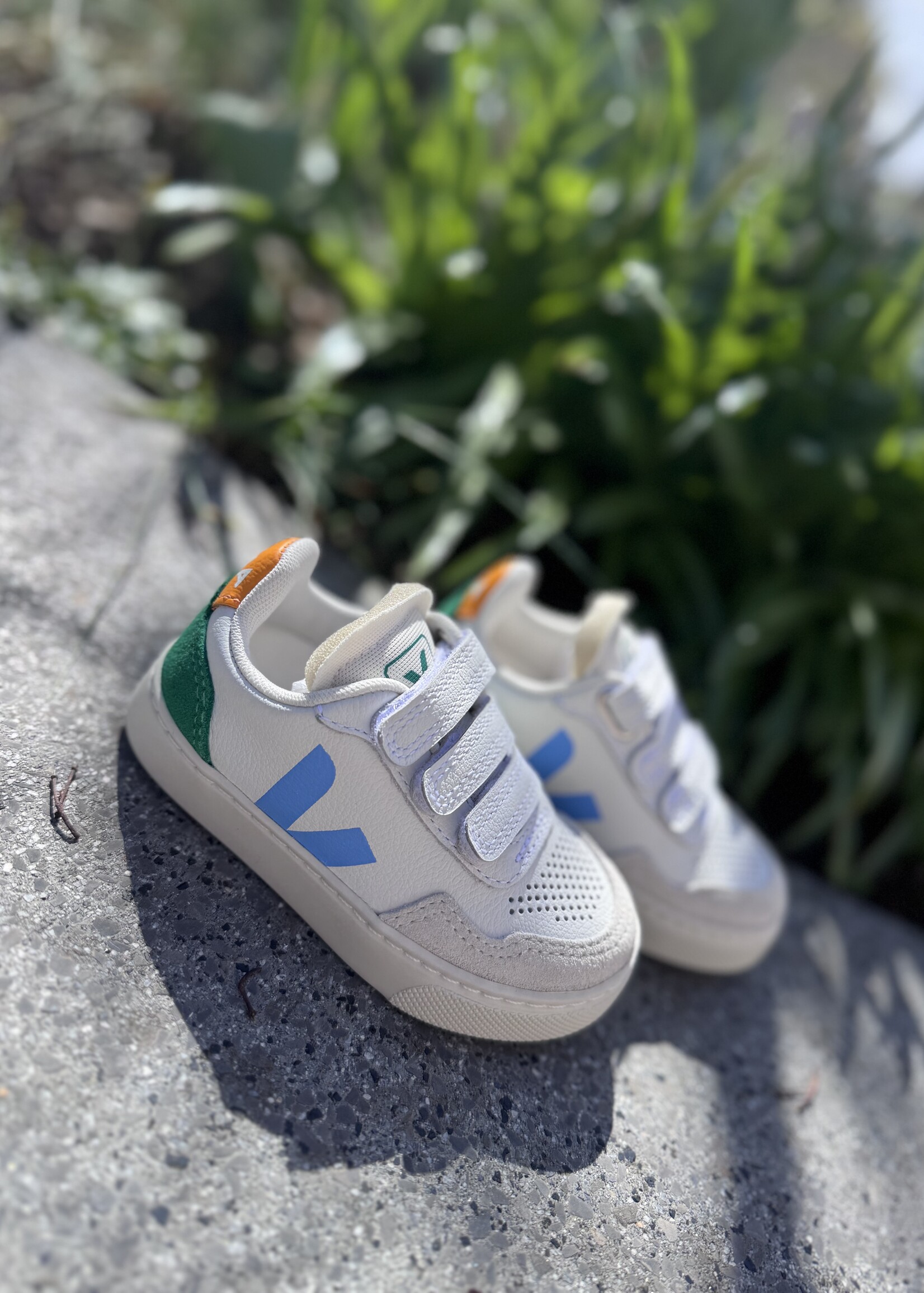VEJA small V-90 white aqua emeraude