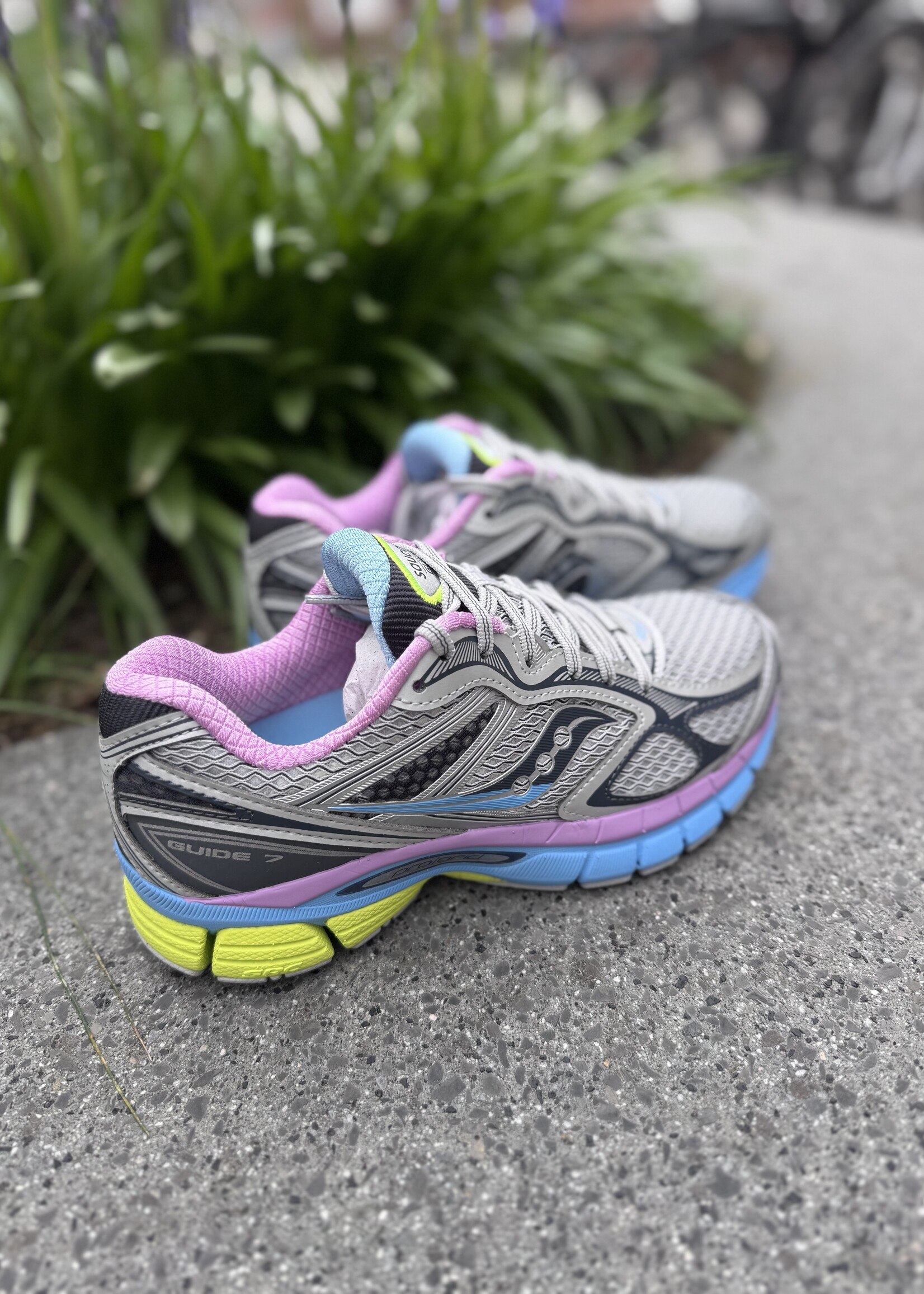 Saucony progrid guide 7 grey/aque