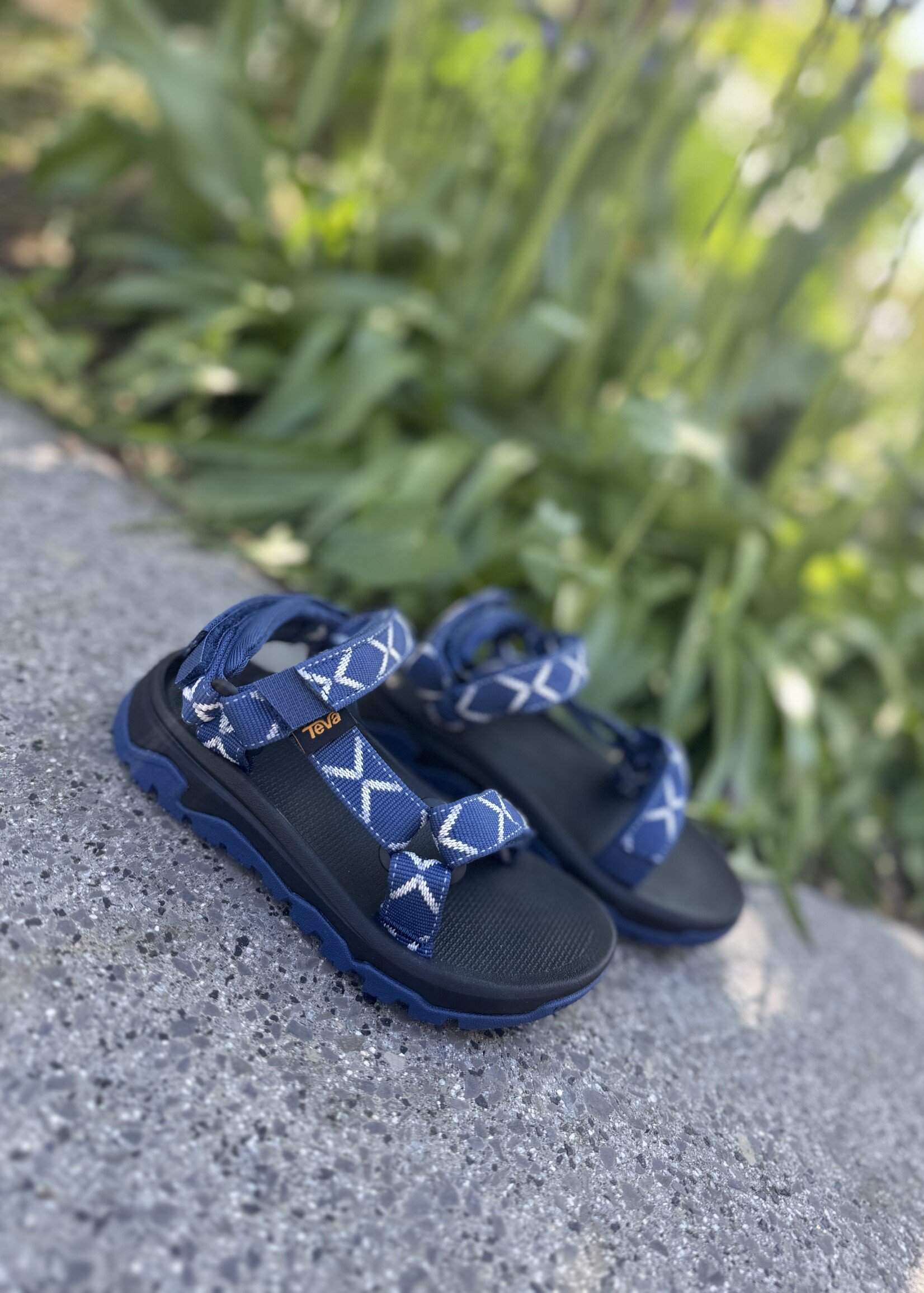 TEVA hurricane XLT diamond navy