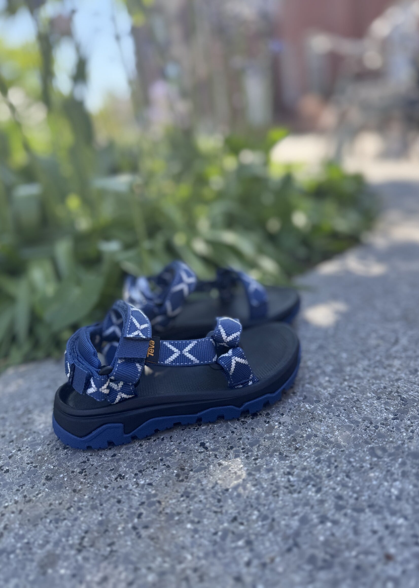 TEVA hurricane XLT diamond navy