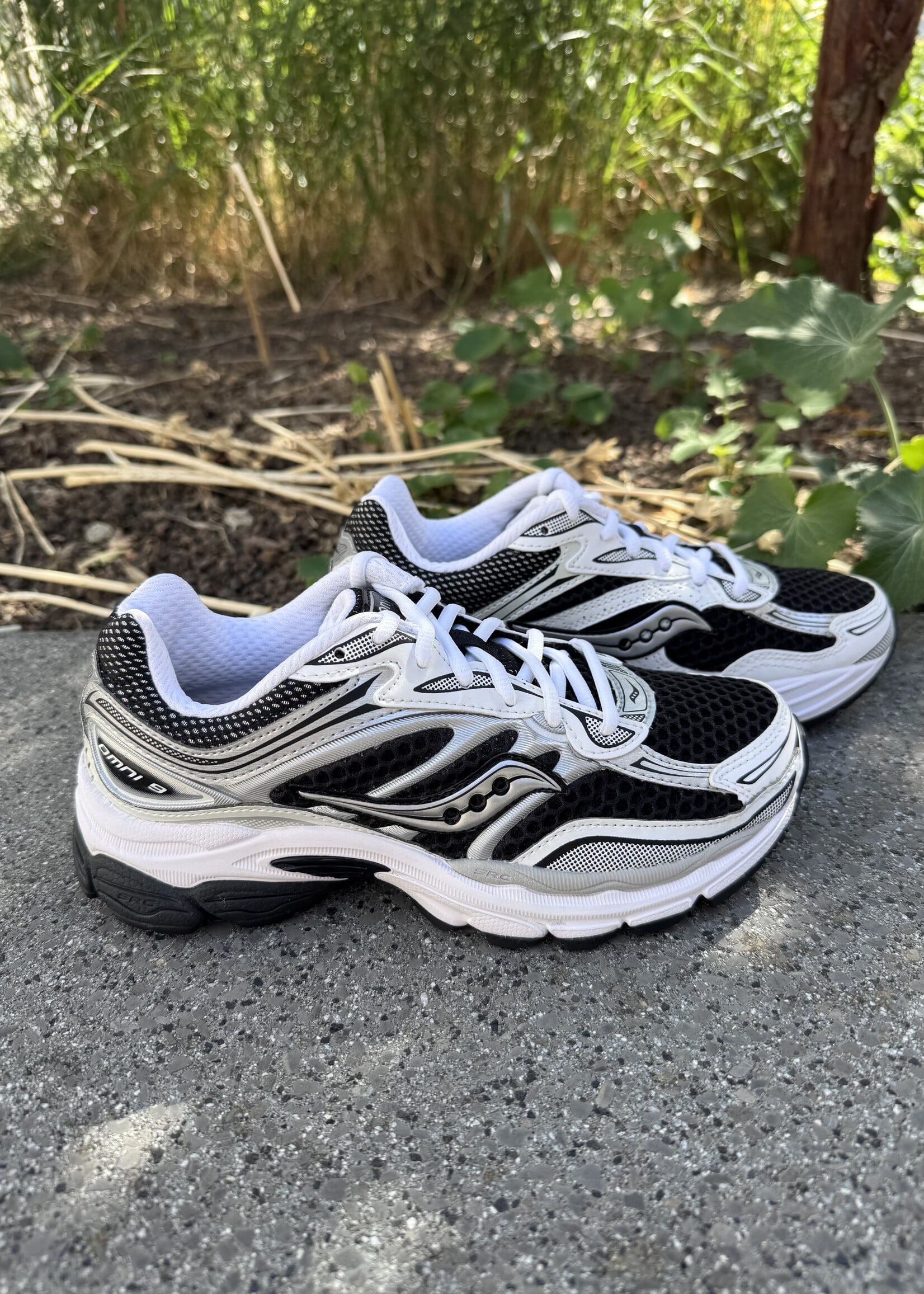 Saucony Progrid Omni 9 black/white