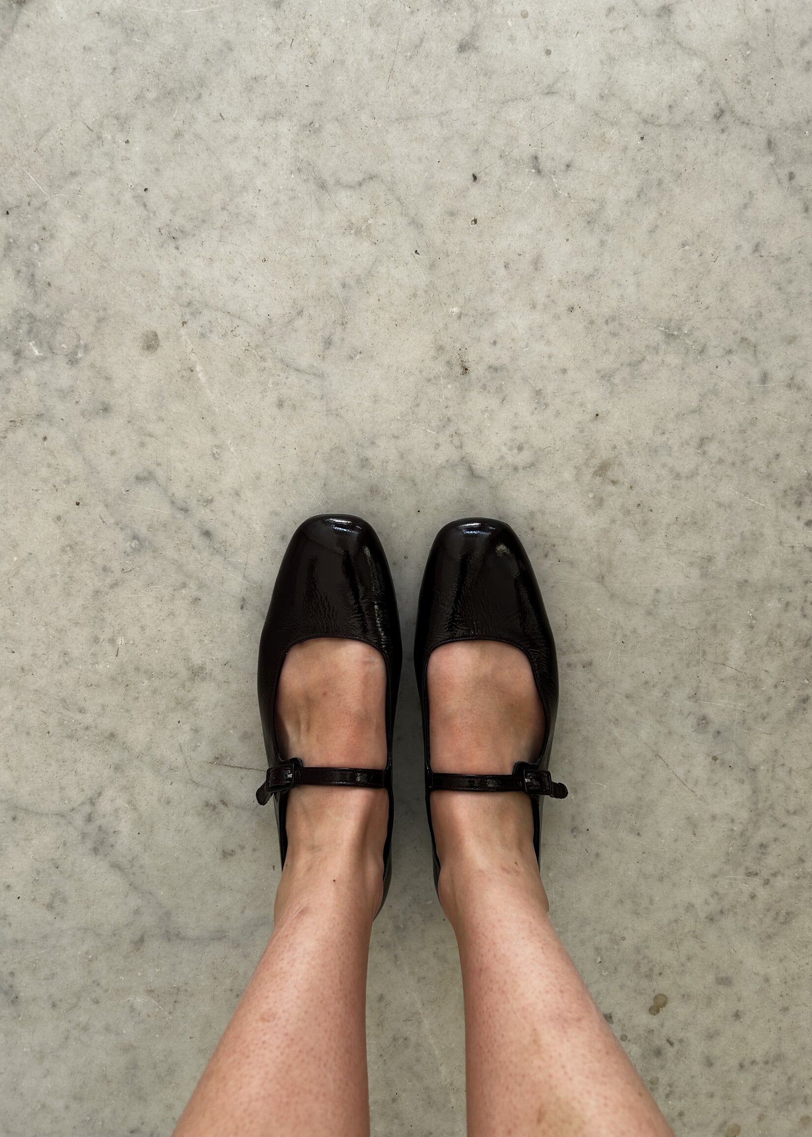 Angulus 1702-105 ballerina with a moderate square toe Amarone