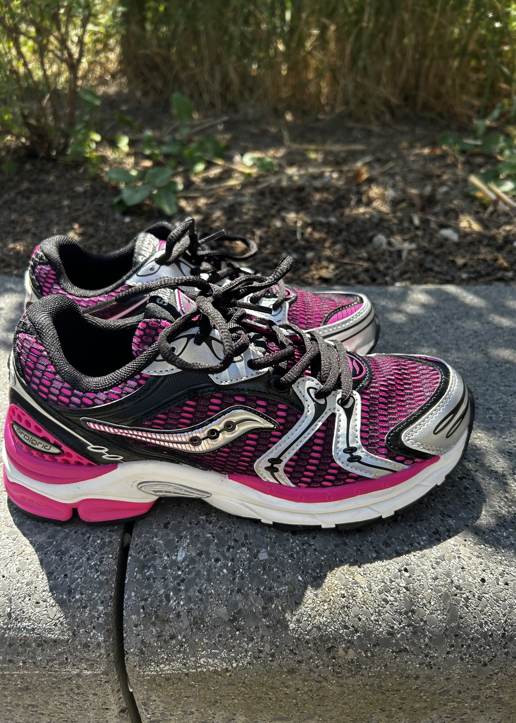 Saucony Saucony triumph 4 black pink