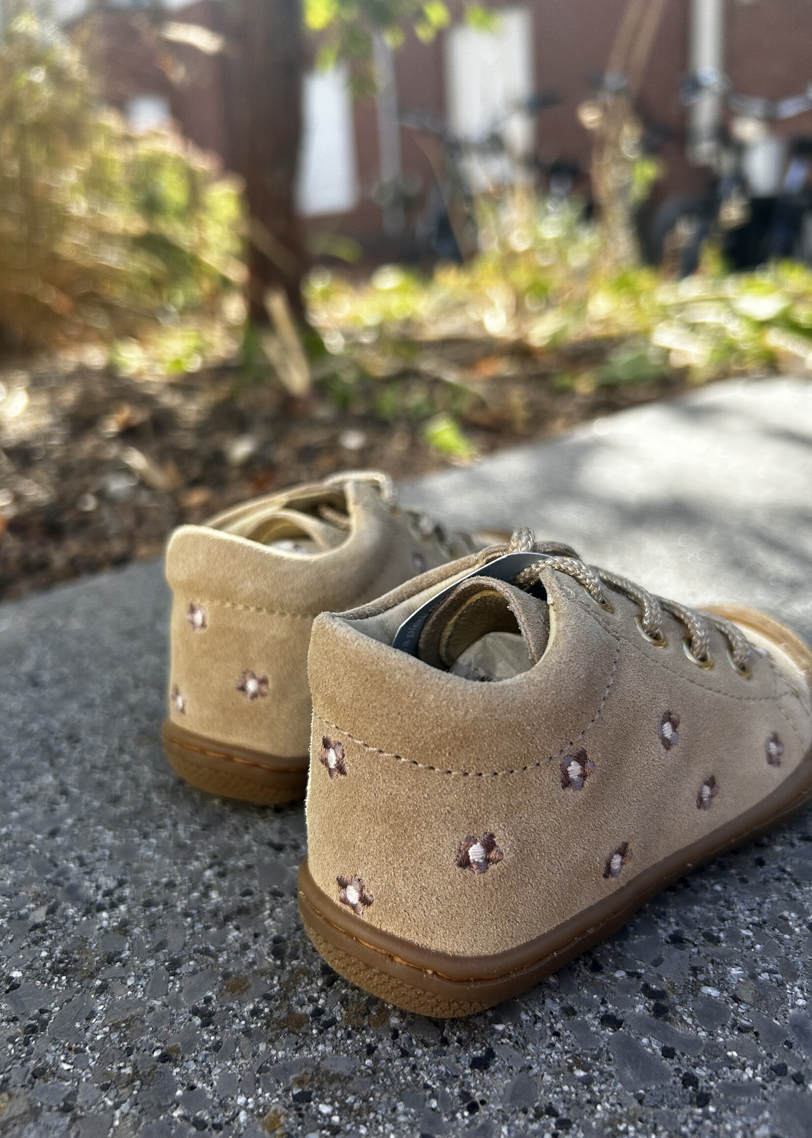 Naturino cocoon embr dai suede sand phard