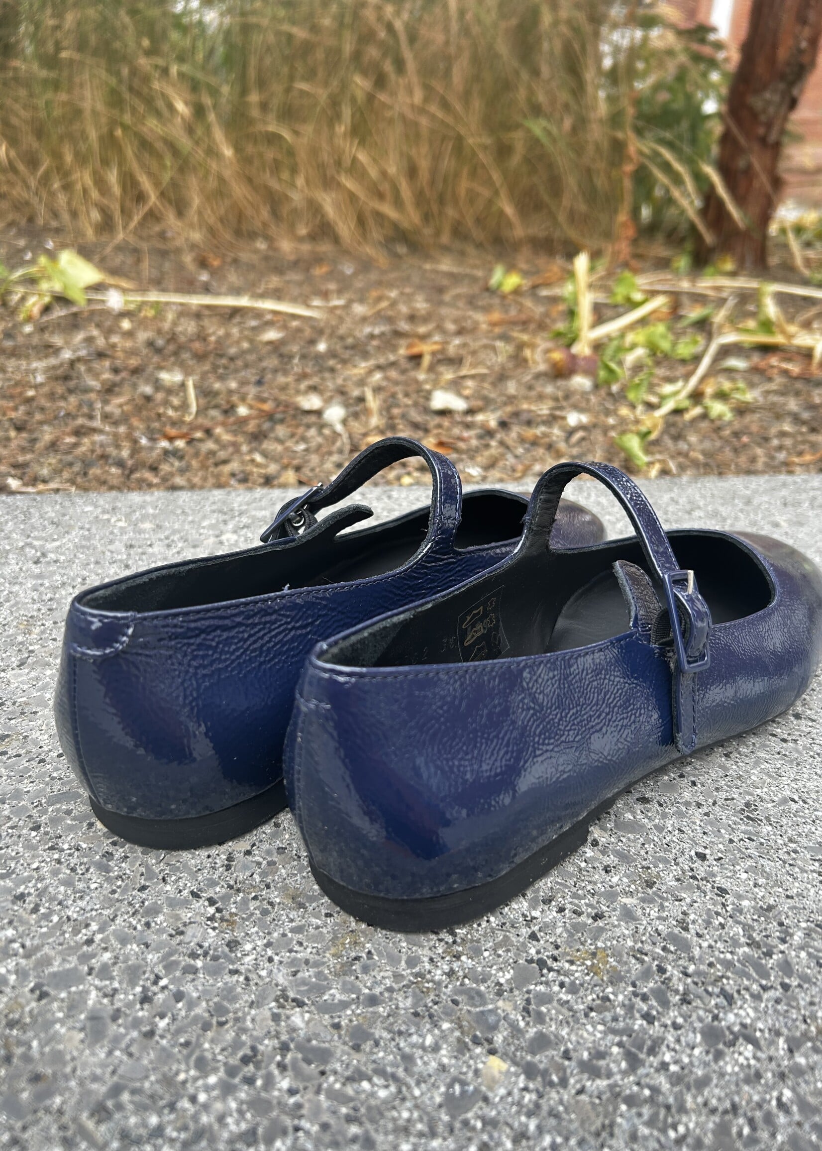 Angulus 1702-105 ballerina with a moderate square toe Navy