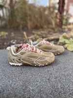 Mercer Re-run drive suede sand