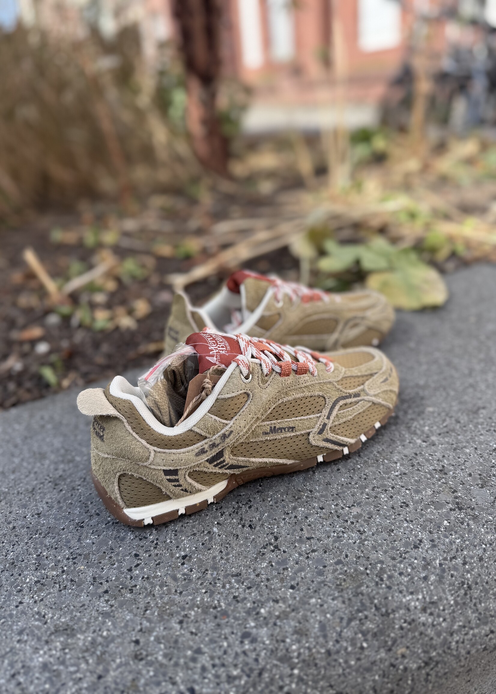 Mercer Re-run drive suede sand