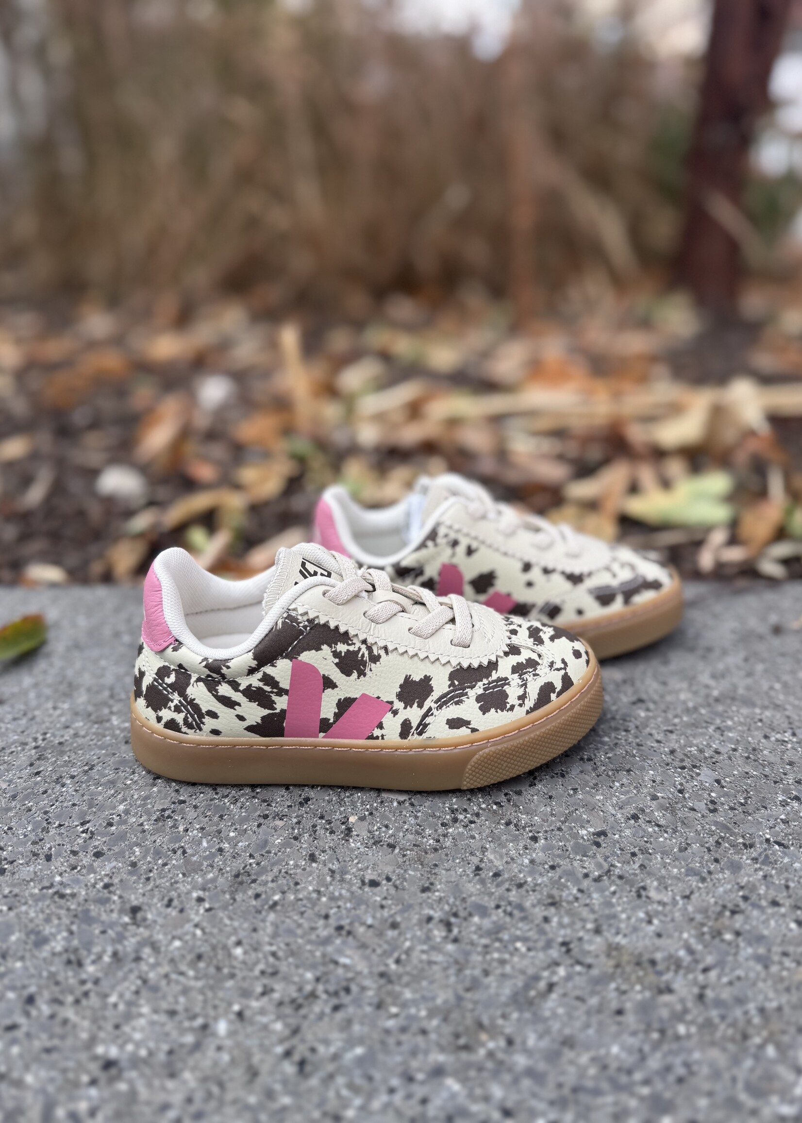 VEJA small volley pierre wild country mary