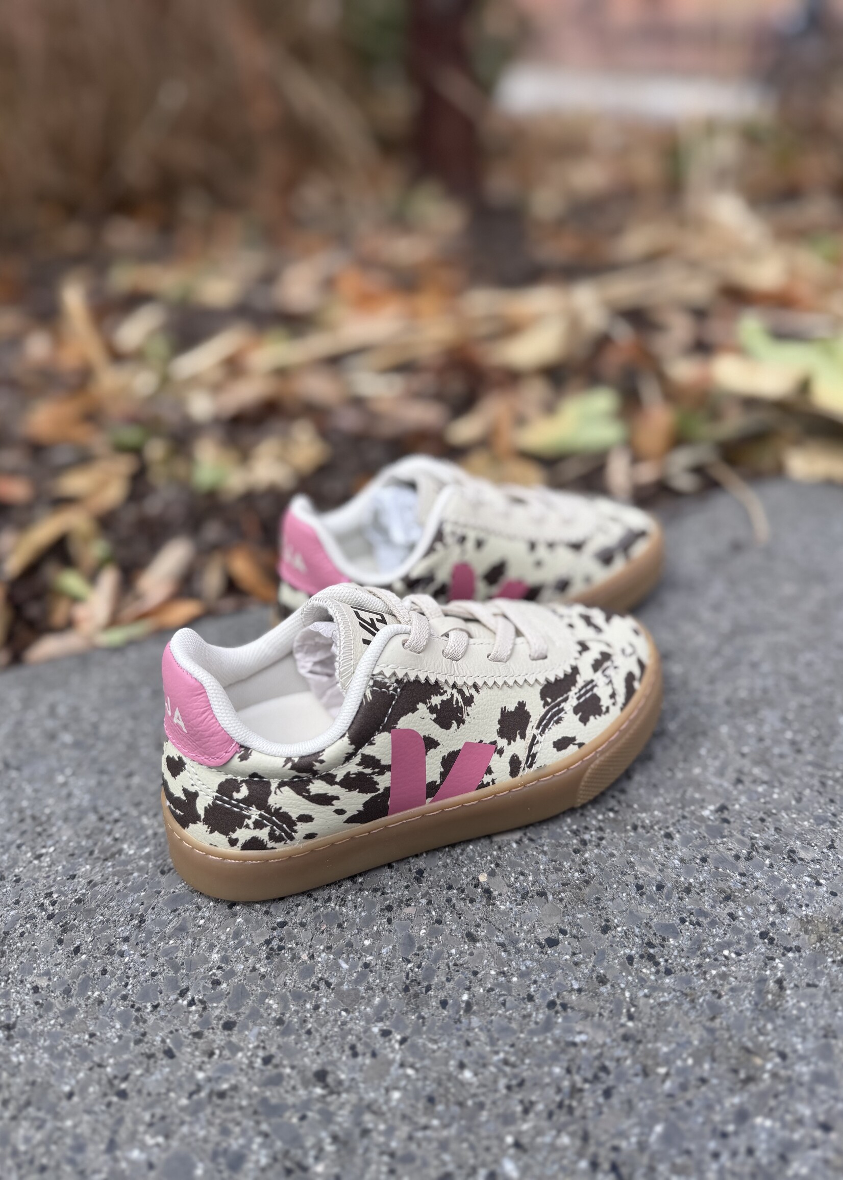 VEJA small volley pierre wild country mary