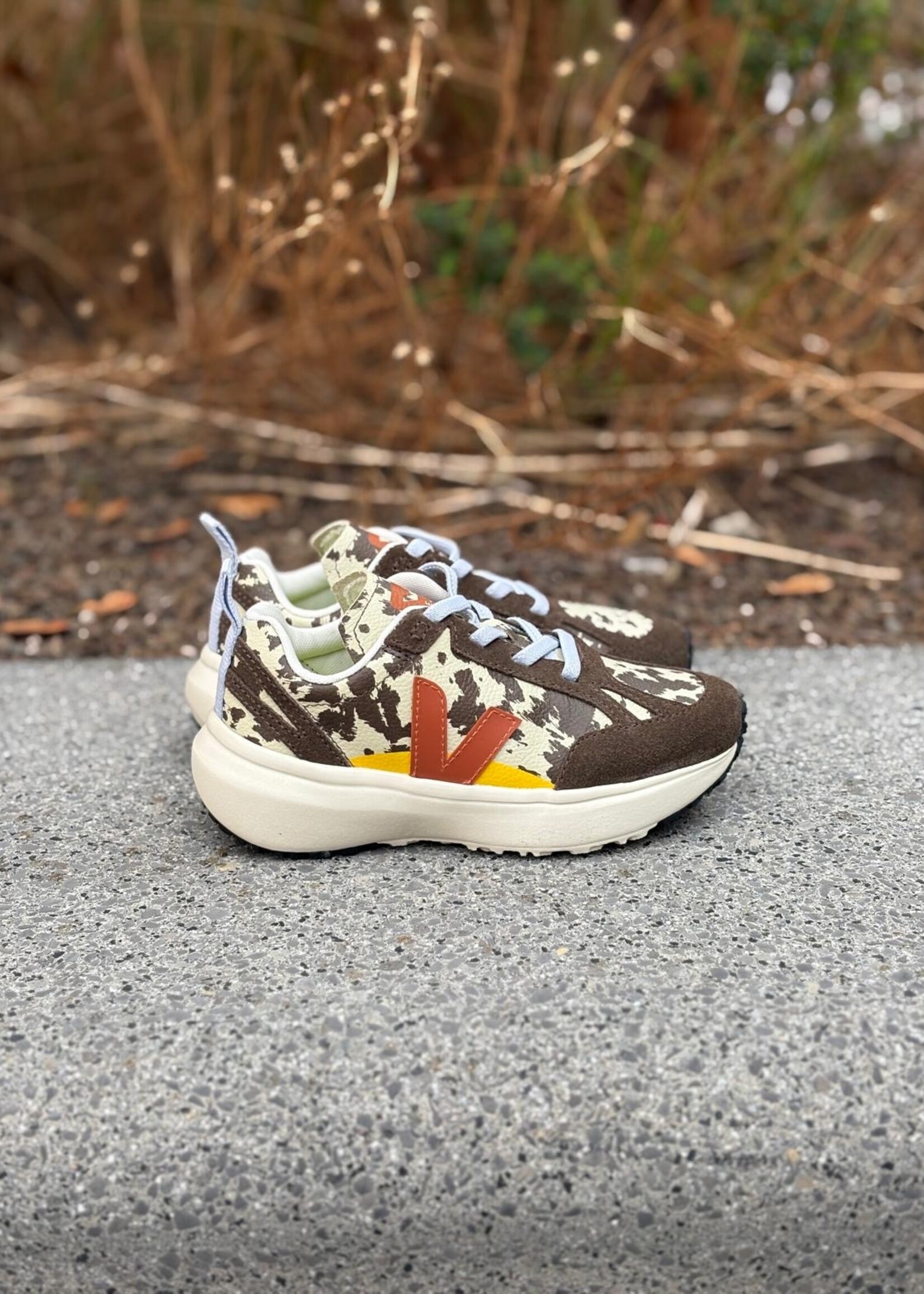 VEJA small canary pierre wild country canyon