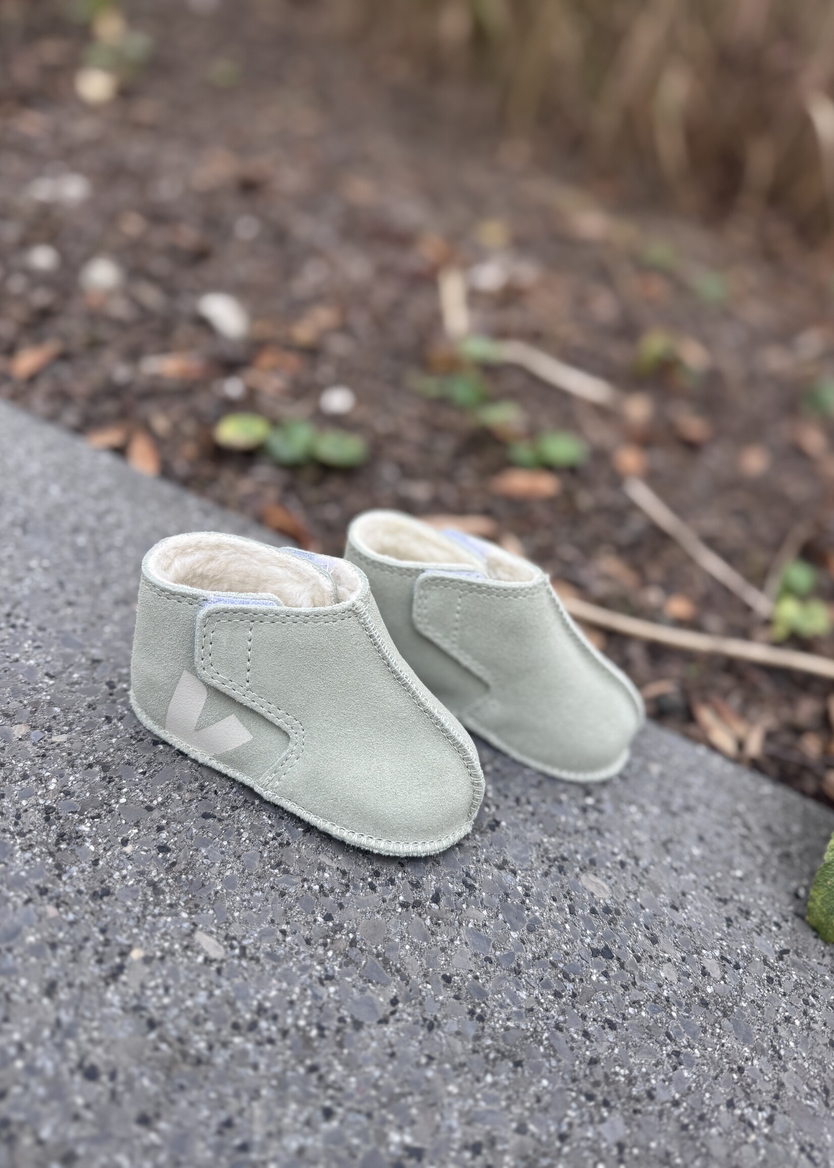 VEJA orso suede clay pierre