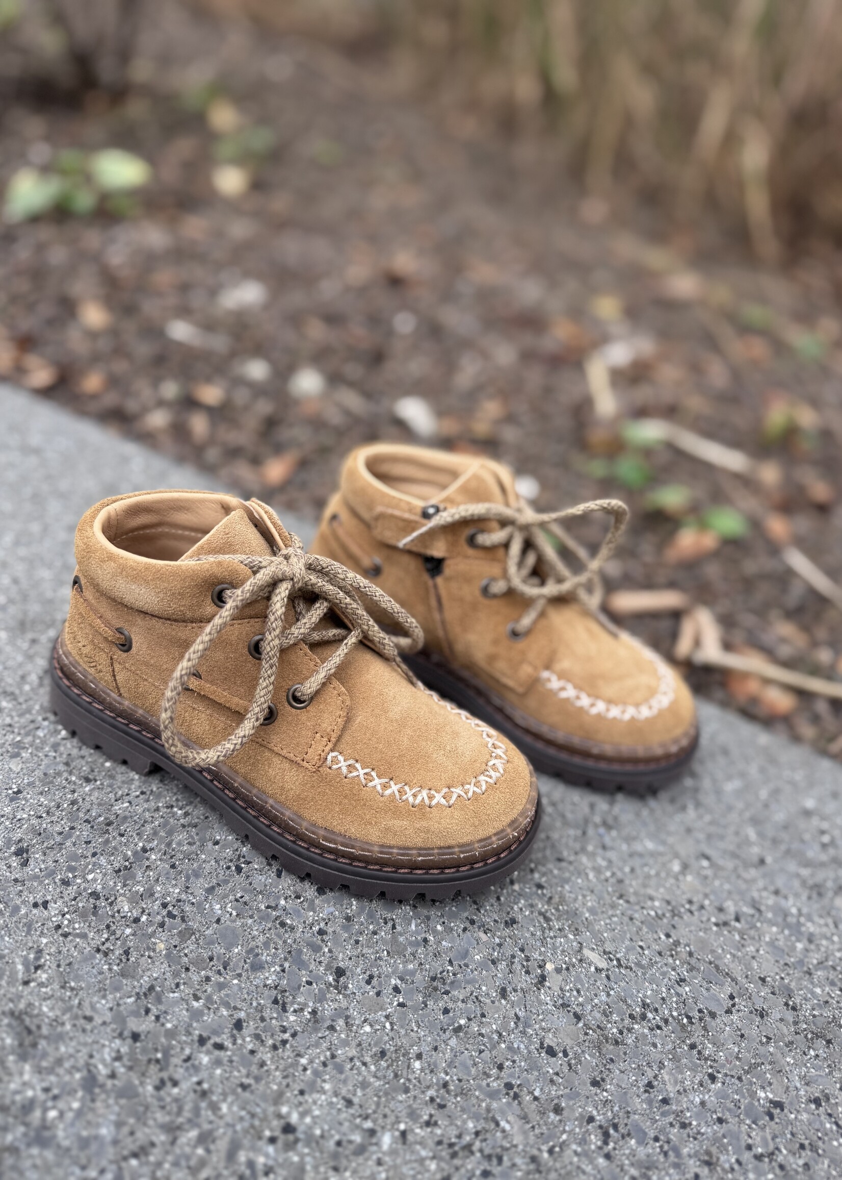 Pom d'api  wall boat velours caramel